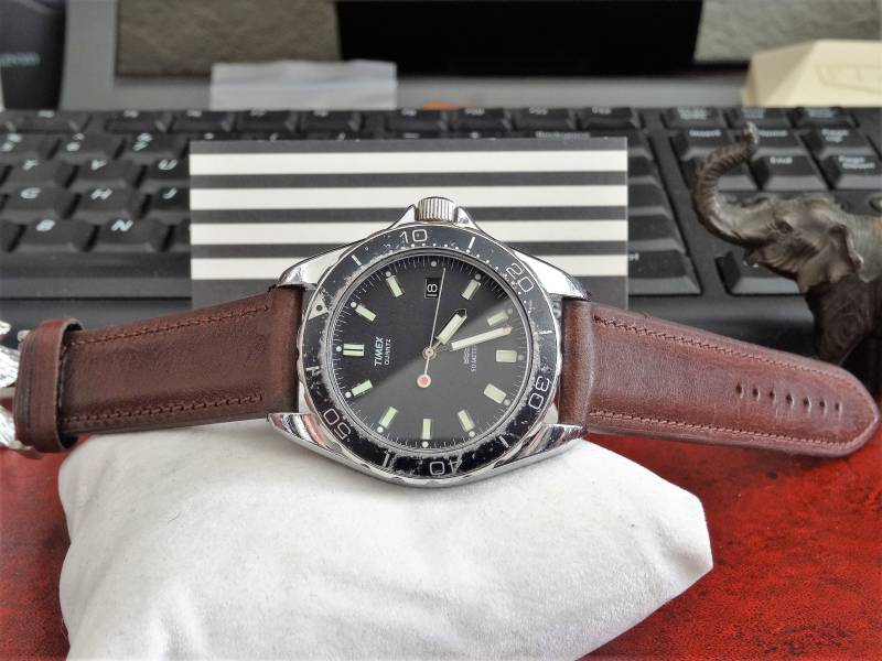 Retro 1980Er Timex Wasserfest 100M Quarz Herrenuhr Mit 18mm Hadley Roma Band von ManoloWatches