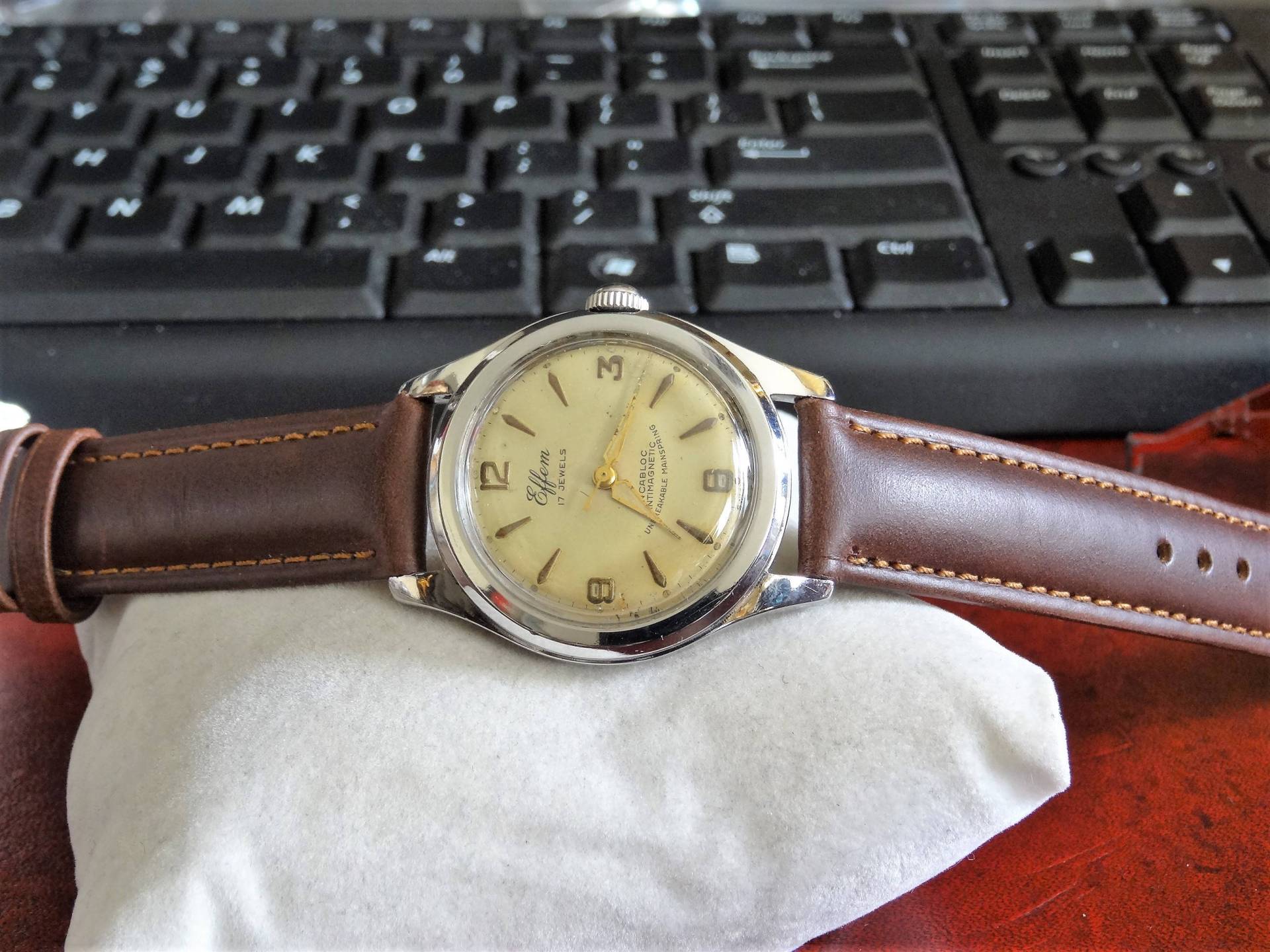 Vintage 1950Er Jahre Effem Roamer Water Res 17-Jewels Schweizer Herrenuhr Mit 16mm Lederband von ManoloWatches