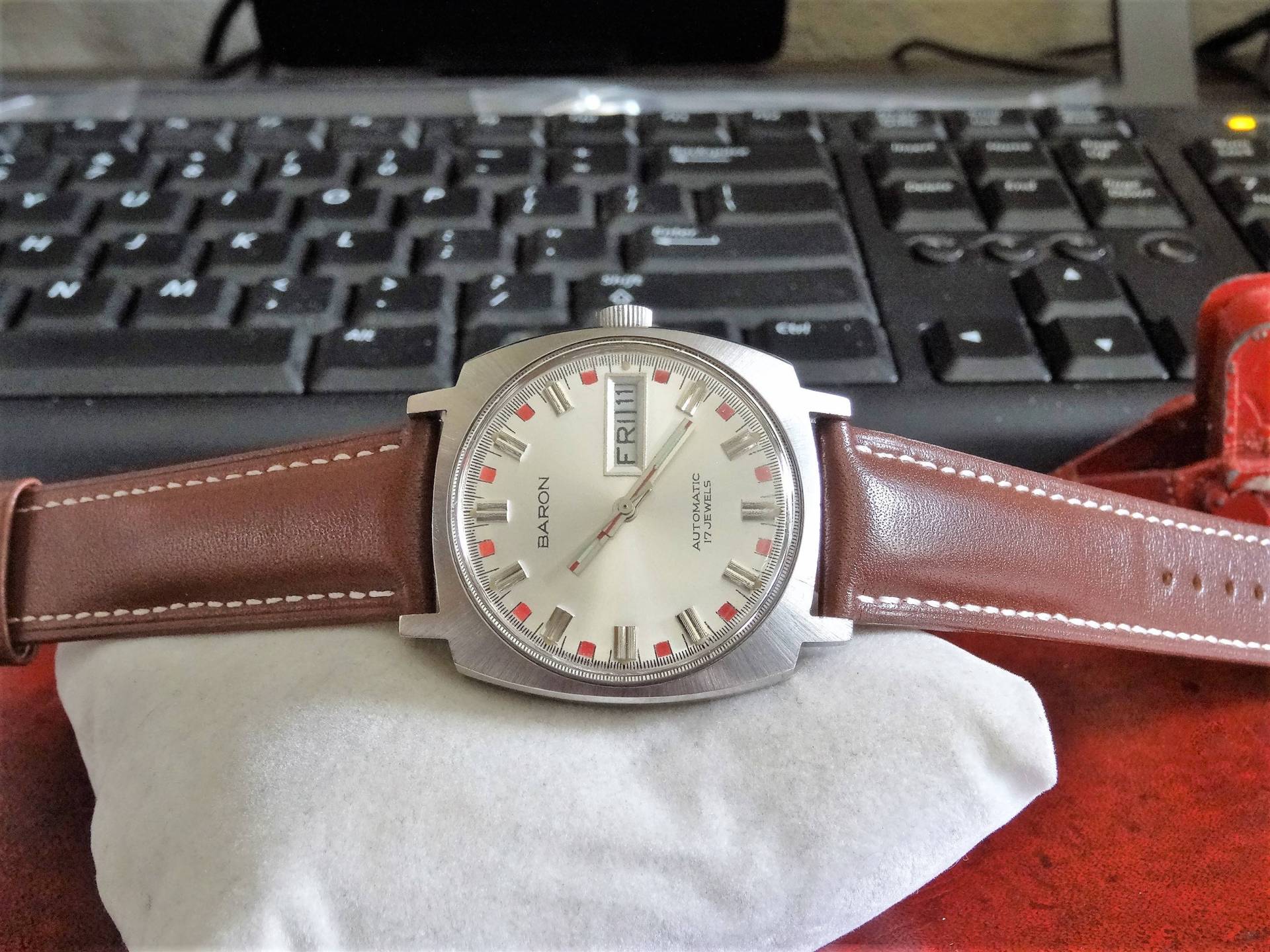 Vintage 1970Er Baron Automatic 17-Jewels West Germany Herrenuhr Mit 19mm Lederband von ManoloWatches