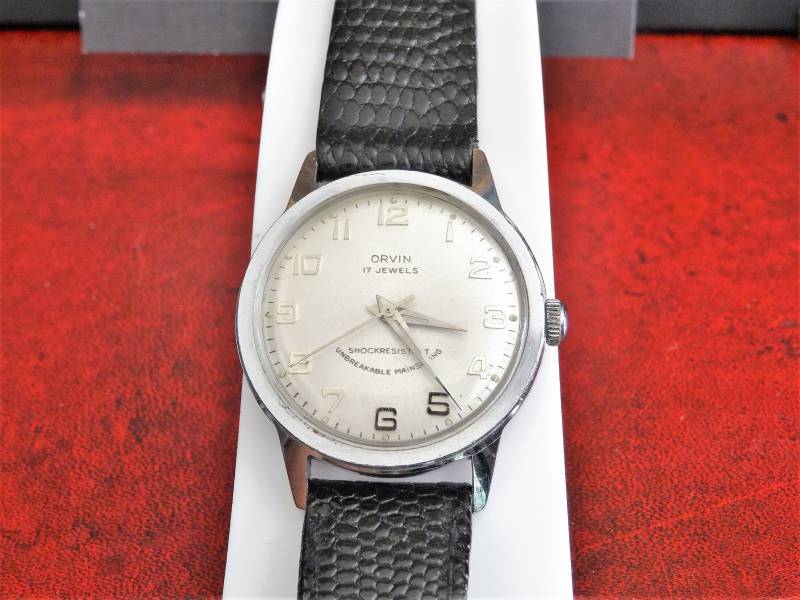 Vintage Orvin Handwicklung 17-Juwelen Wasserdichte Herrenuhr Mit 16mm Lederband von ManoloWatches