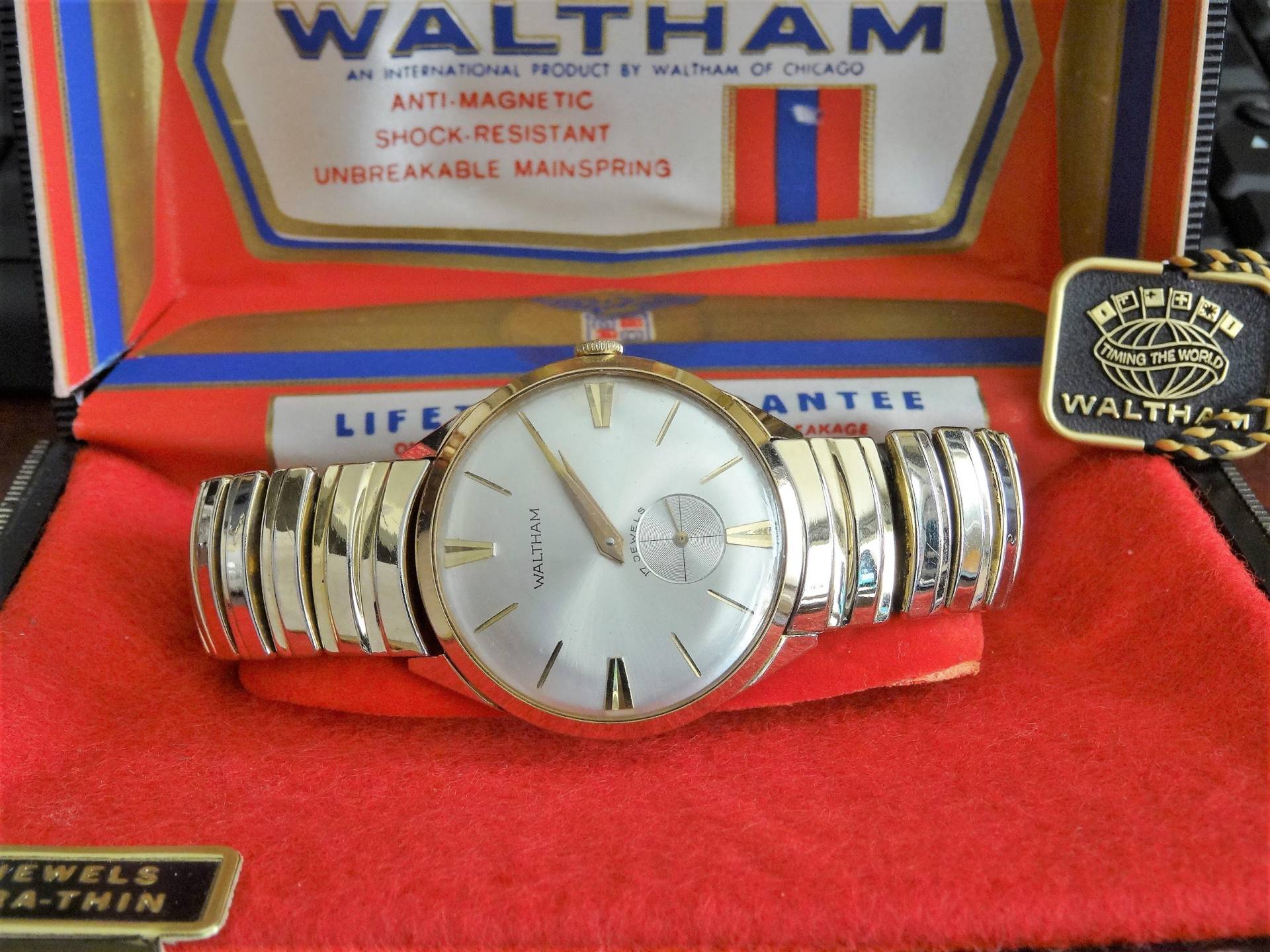 Vintage Waltham Gold Ton 17J Schweizer Herrenuhr Mit Hülle & 18mm Ton Band von ManoloWatches