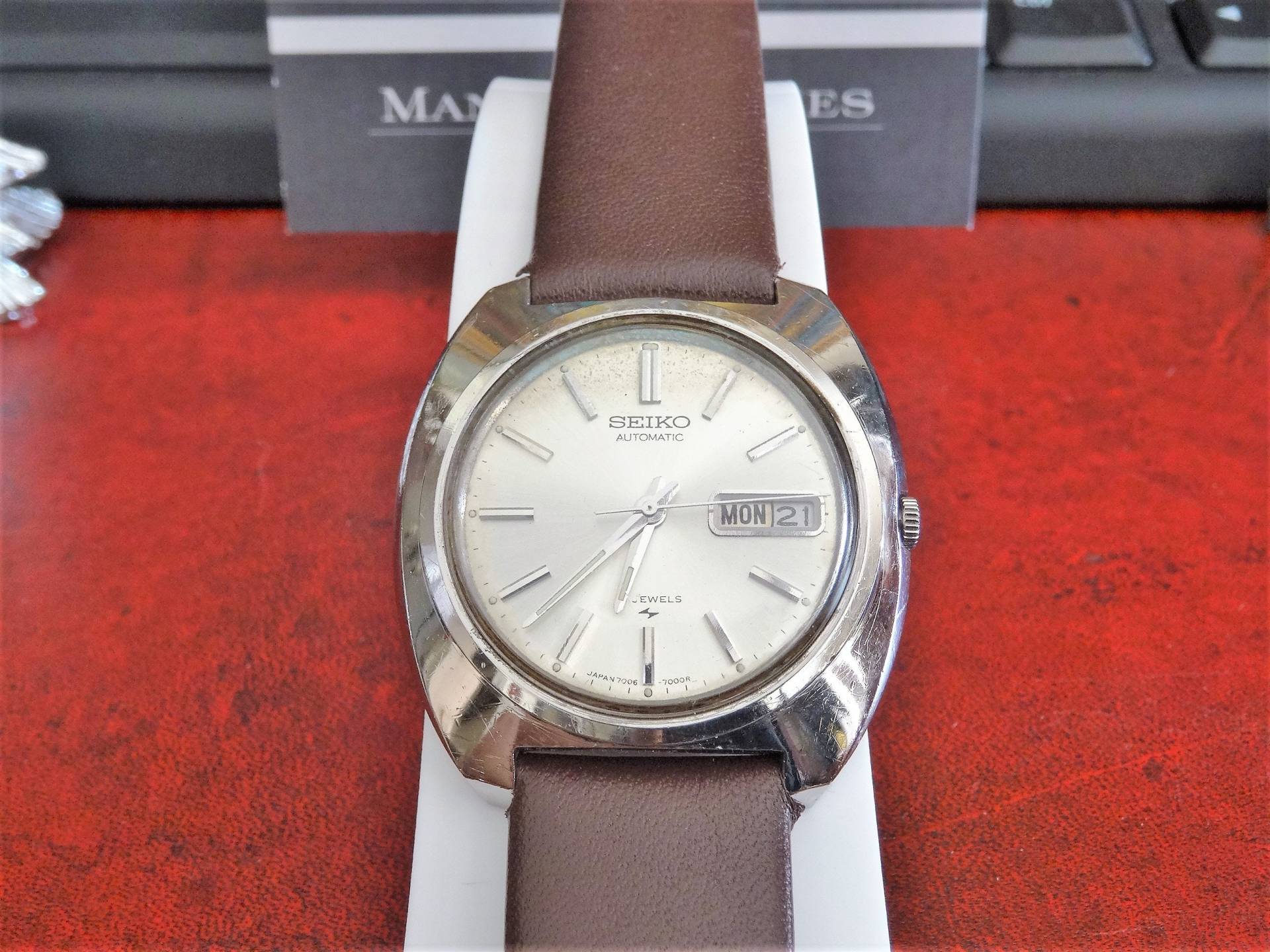 Vtg 1980 Seiko Automatic 21-Jewels Day/Date Herrenuhr Mit 20mm Gen Lederband von ManoloWatches
