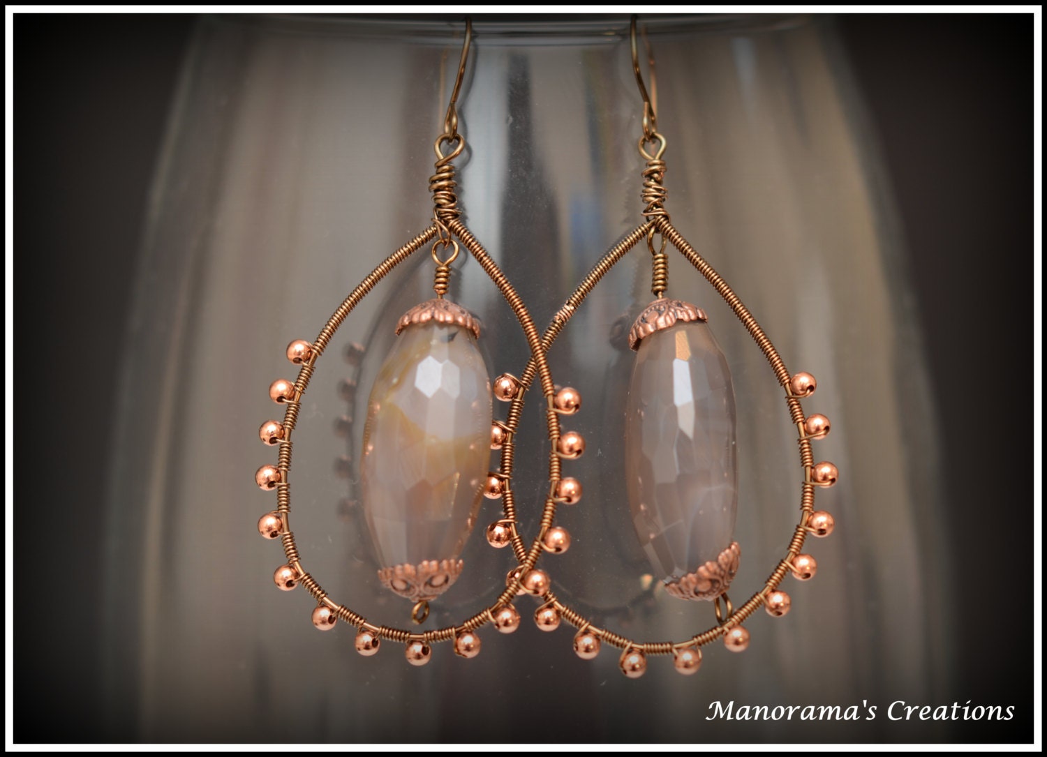 Amolika Ohrringe - Dauerhaft Kupferdraht Gepaart Mit Kupfer Perlen Und Facettierten Grauen Quarz Amolika Ohrringe - Dauerhaft Kupferdraht Gepaart Mit Kupfer Perlen Und Facettierten Grauen Quarz von ManoramasCreations