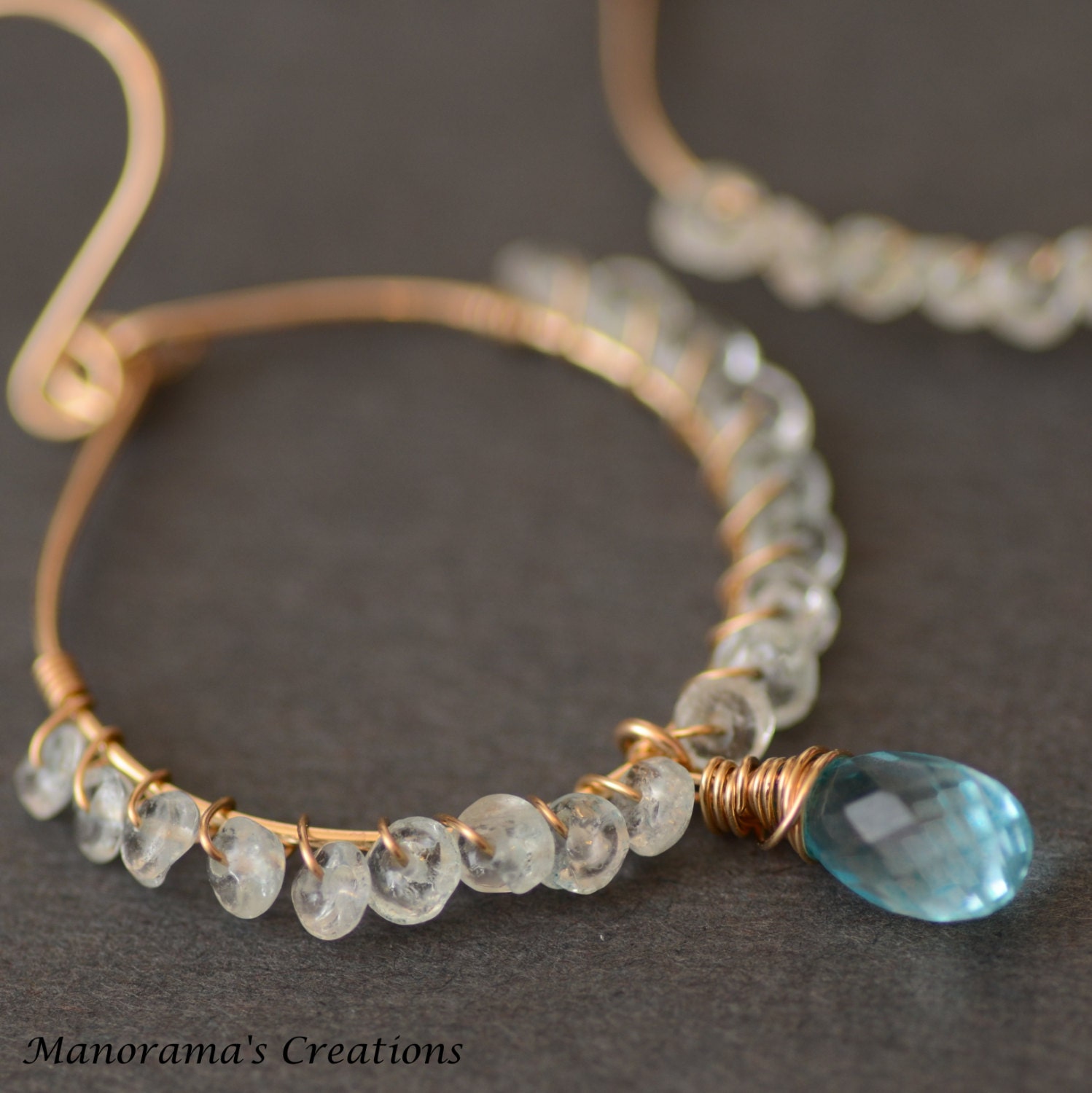 Saba-Ohrringe - Elegante Hoop Ohrringe Gewickelt Mit Blauen Aquamarin Facettierte Rondelle Perlen 14K Gold Füllen Draht Saba-Ohrringe - Elegante Hoop Ohrringe Gewickelt Mit Blauen Aquamarin Facettierte Rondelle Perlen 14K Gold Füllen Draht von ManoramasCreations