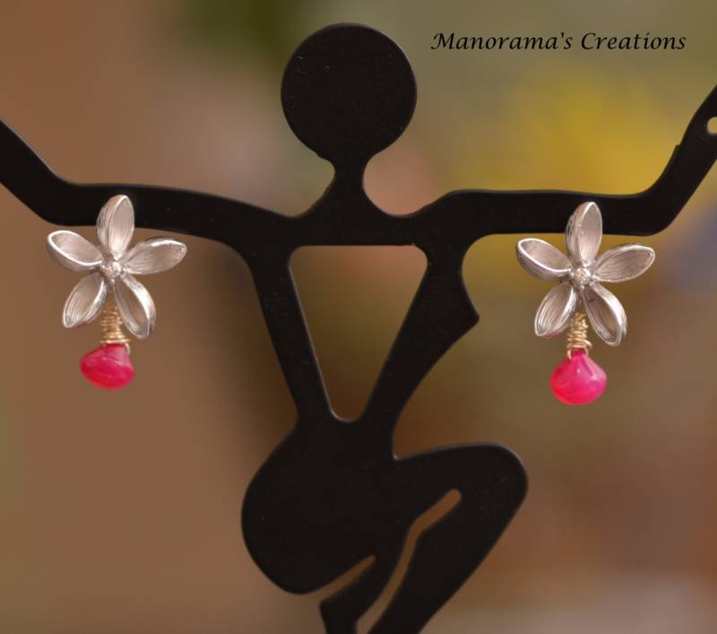 Zwergerl Serie-Elegante, Süße Und Zierliche Rosa Chalcedon Ohrringe, Silber Vergoldet Blumenohrring, Geschenk Für Sie, Lässige Manorama Der Schöpfung Zwergerl Serie-Elegante, Süße Und Zierliche Rosa Chalcedon Ohrringe, Silber Vergoldet Blumenohrring, Geschenk Für Sie, Lässige Manorama Der Schöpfung von ManoramasCreations