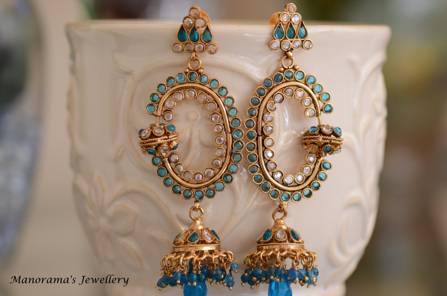 Pippa Ohrringe - Meer-Blauen Und Weißen Kristallen Ohrring Pippa Ohrringe - Meer-Blauen Und Weißen Kristallen Ohrring von ManoramasJewellery
