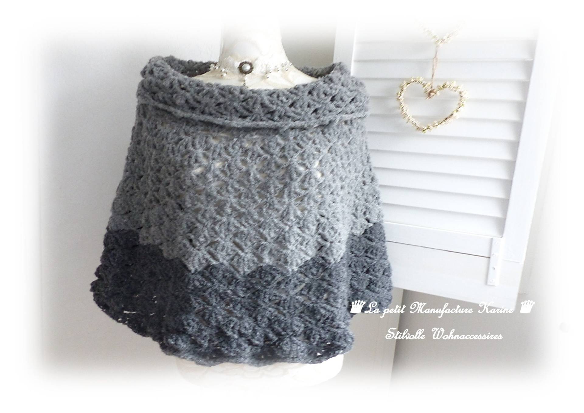 Schöne Varianten Off Shoulder Cape/Poncho Im Shabby Chic, Vintage, Landhausstil Schöne Varianten Off Shoulder Cape/Poncho Im Shabby Chic, Vintage, Landhausstil von ManufactureKarine