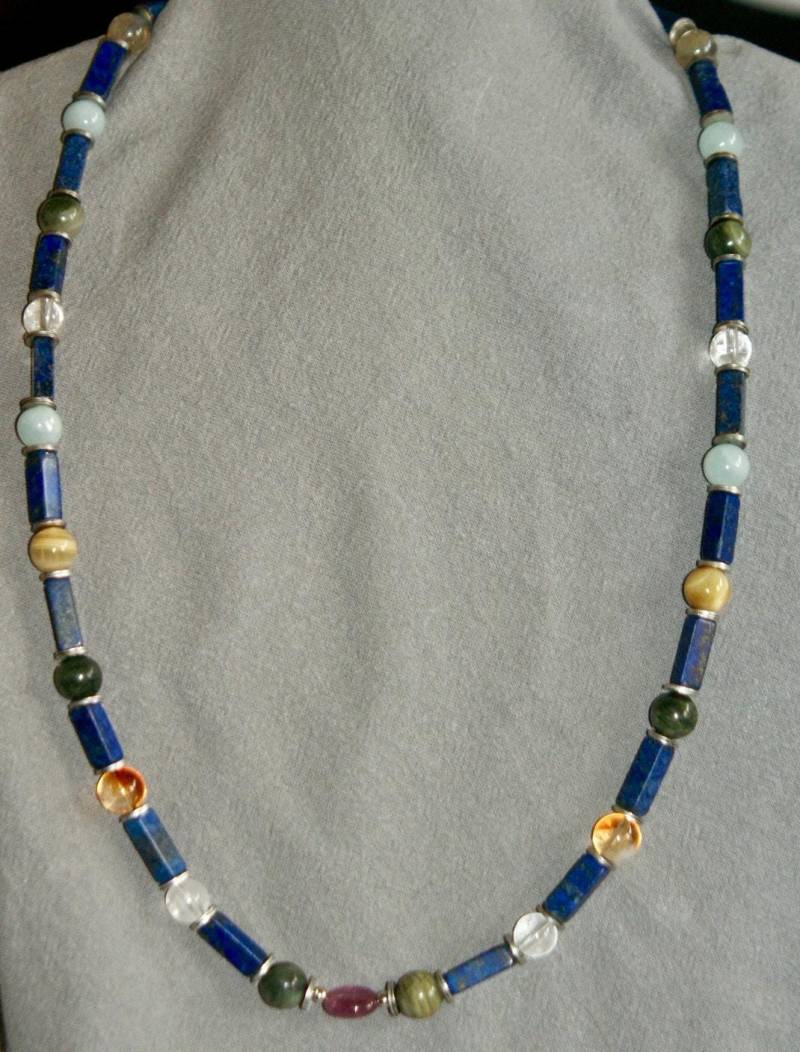 Geburtsstern Eleganz - Zeitlose Halskette, Lapis Lazuli Mit Planeten-Edelsteinen, Unisex, Ca. 56 cm Lang.(Musterbeispiel von ManufaktumKaufmann