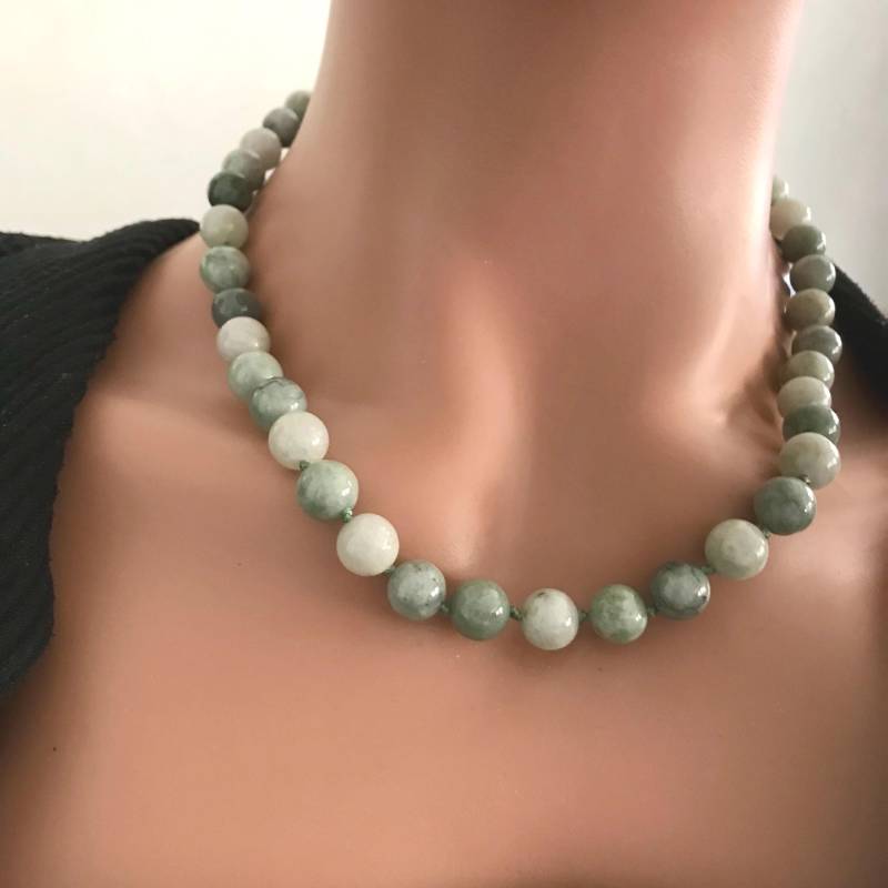 Myanmarperle Myanmar - Bzw. Burma-Jadeitkugelkette 10 Mm, Edelstahl, Knebelverschluss, 49 cm Kettenlänge von ManufaktumKaufmann