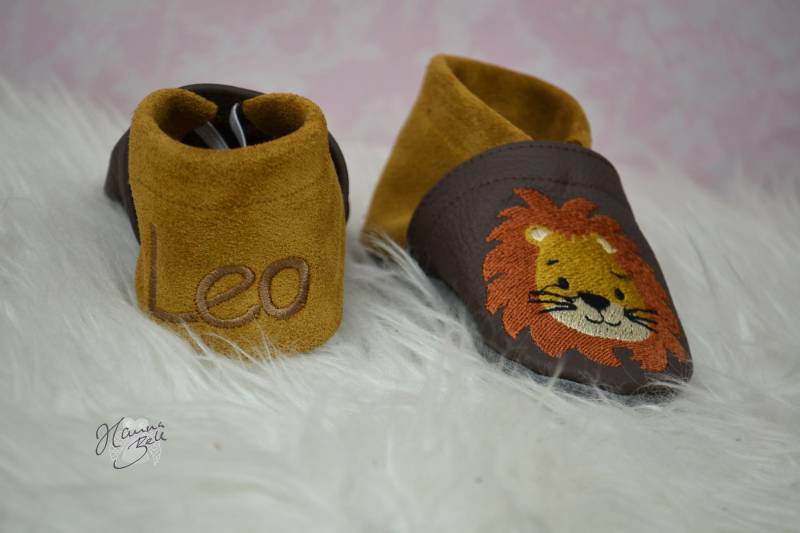 Bestickte Ferse Lederpuschen Achtung Es Handelt Sich Hierbei Nur Um Die Stickerei Auf Der Ferse Puschen Müssen Zusätzlich Erworben Werden von ManufakturHannaBell