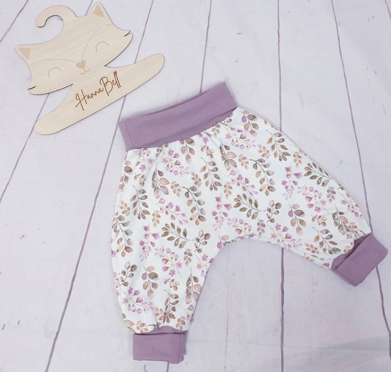 Pumphosen in Den Größen 56 - 104 | Niedliche Babyhose Aus Jersey Leichte Mit Aquarellblumen| Mitwachsende von ManufakturHannaBell