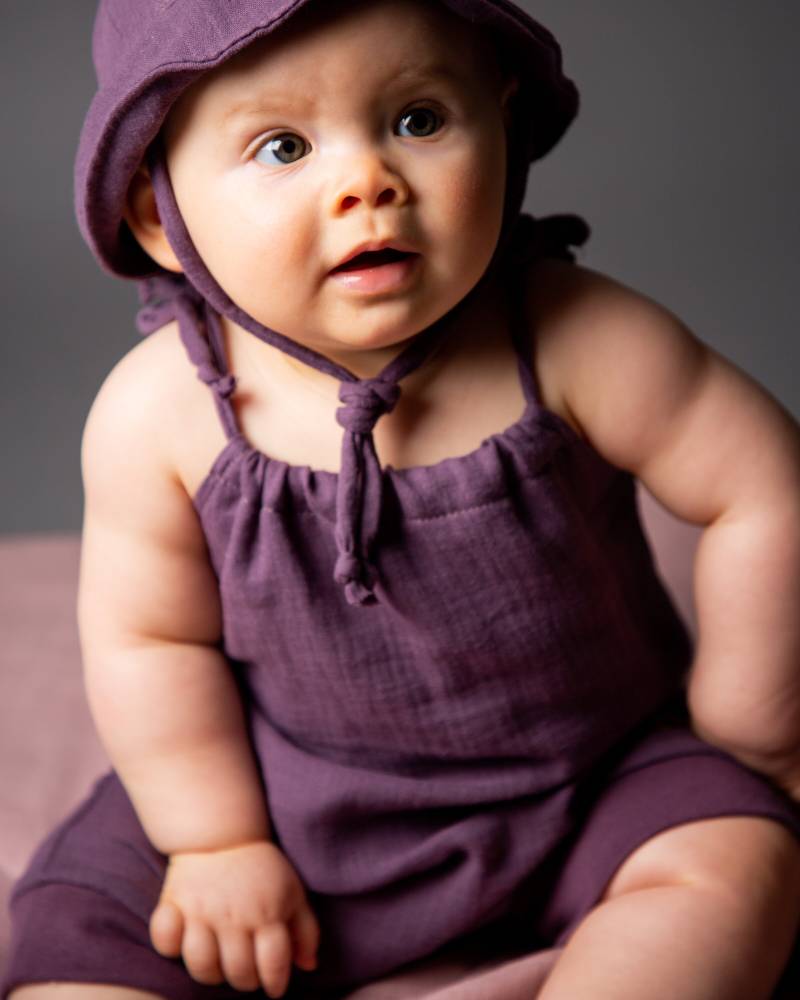 Baby Sommer Jumper Aus Musselin/Overall/Romper/Jumpsuit/Einteiler/Latzhose/Mauve/Verschiedene Größen von ManufakturHerzstueck