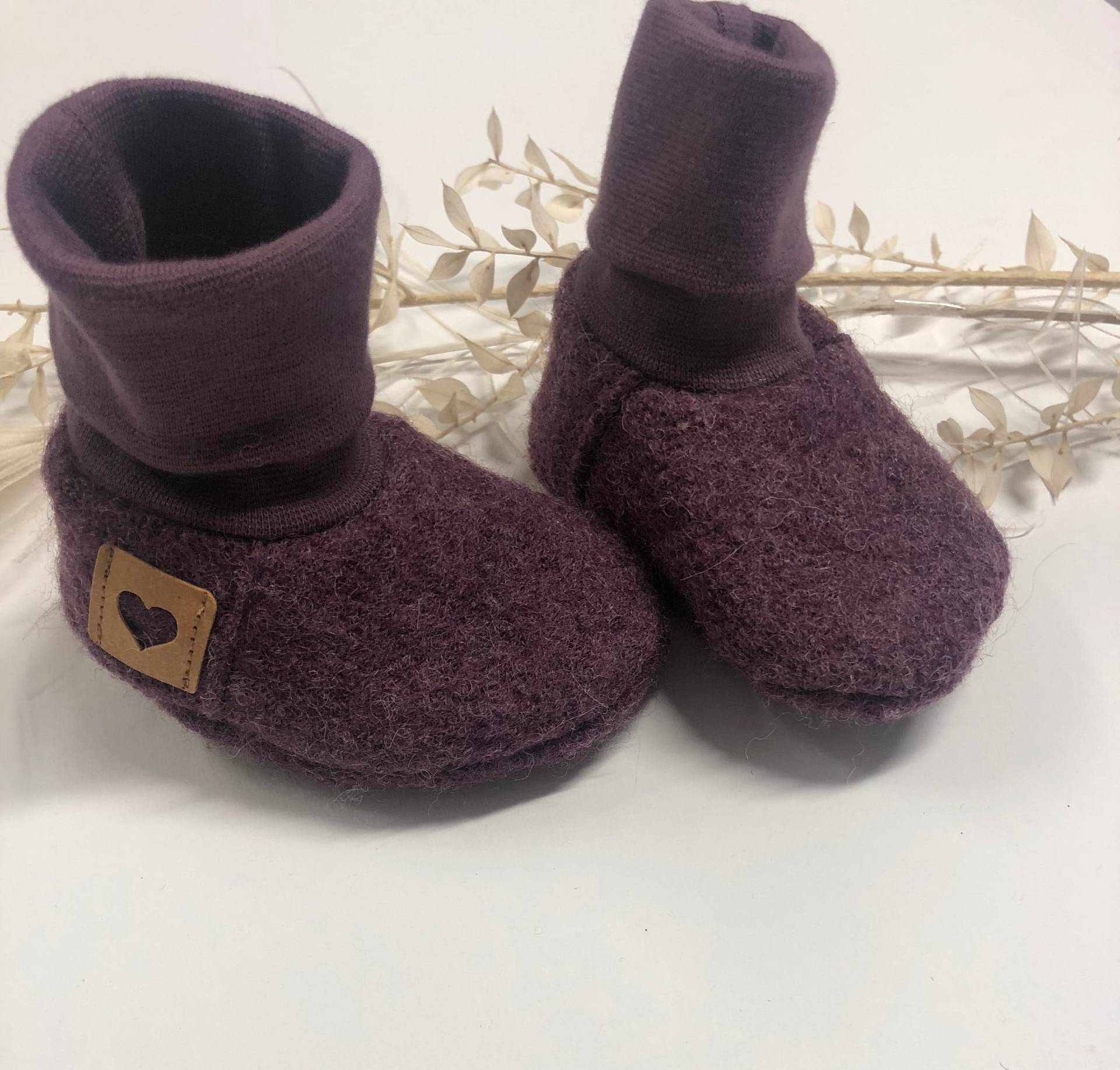 Babyschuhe Wollwalk/ Baby Stiefel/ Bio/ Beere/Verschiedene Größen von ManufakturHerzstueck