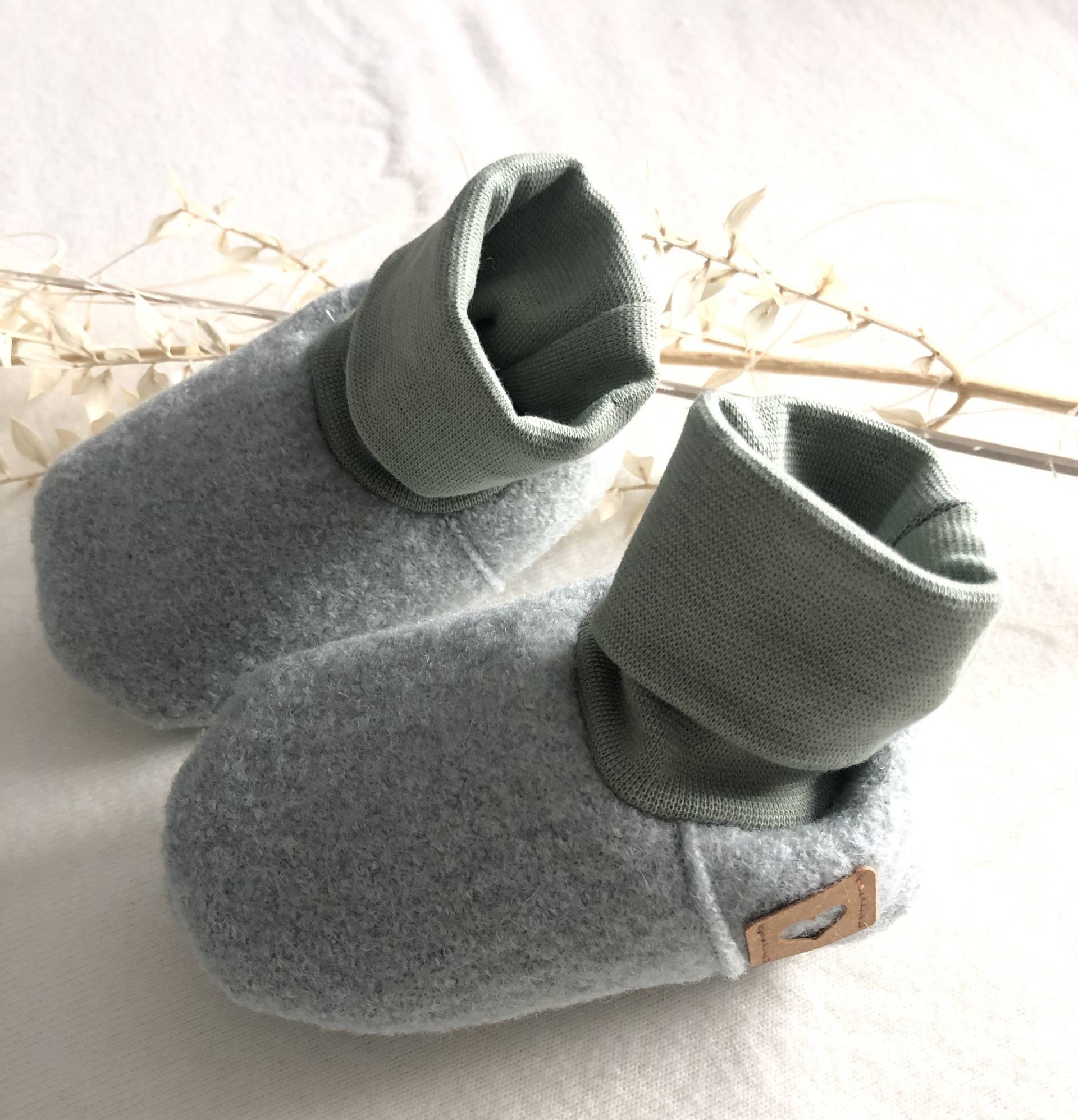 Babyschuhe Wollwalk/ Baby Stiefel/ Bio/ Mintgrün/Verschiedene Größen von ManufakturHerzstueck