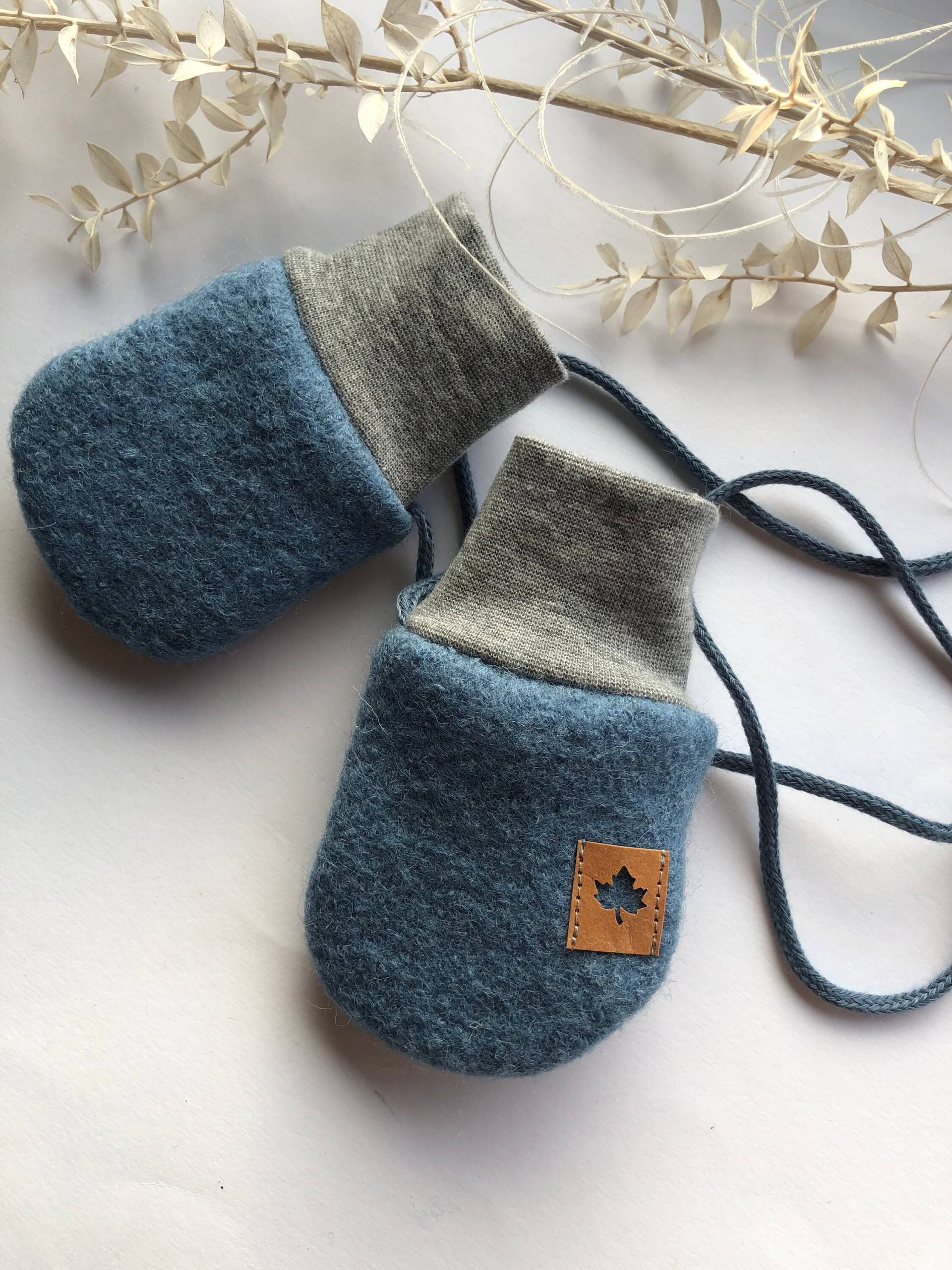 Kuschelige Wollwalk Baby Handschuhe/ Fäustlinge/ 100% Wolle/ Jeansblau/ Verschiedene Größen von ManufakturHerzstueck