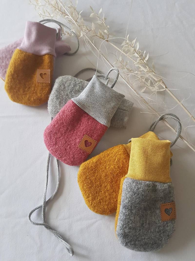 Kuschelige Wollwalk Baby Handschuhe/ Fäustlinge/ 100% Wolle/ Verschiedene Größen von ManufakturHerzstueck