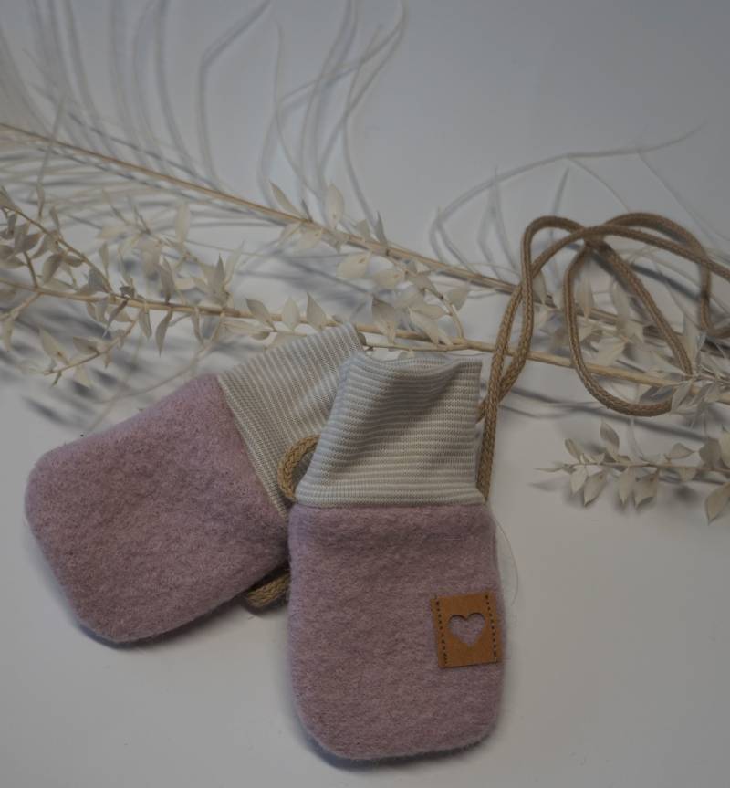 Kuschelige Wollwalk Baby Handschuhe/ Fäustlinge/ Altrosa/ 100% Wolle/ Verschiedene Größen von ManufakturHerzstueck
