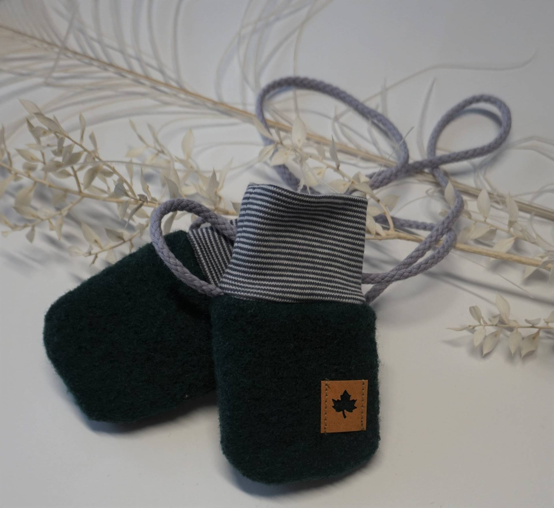 Kuschelige Wollwalk Baby Handschuhe/ Fäustlinge/ Grün/ 100% Wolle/ Verschiedene Größen von ManufakturHerzstueck