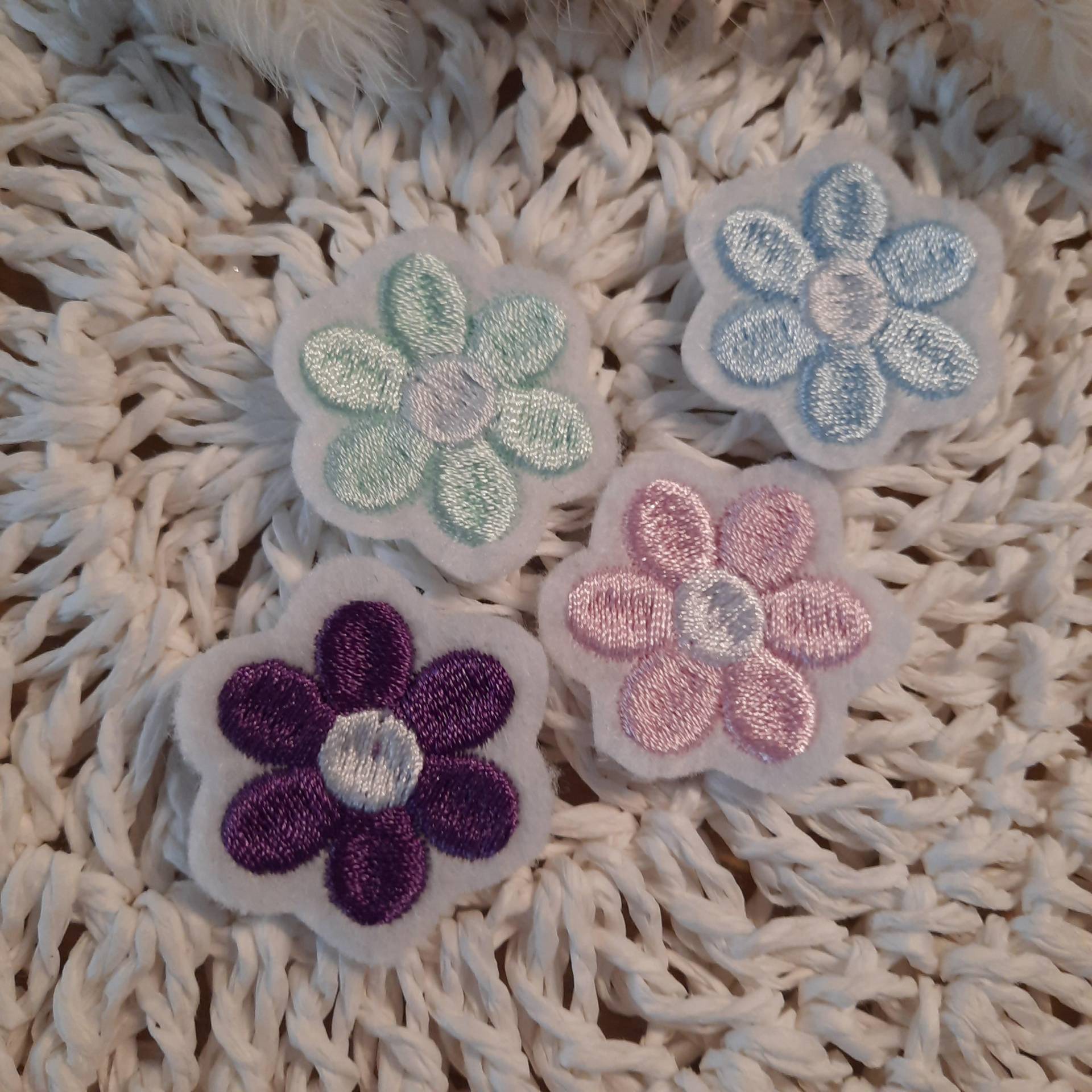 Applikation Mini Blume 3Er Set | Blümchen| Einschulung Bügelbild Miniblumen Applikation Mini Blume 3Er Set | Blümchen| Einschulung Bügelbild Miniblumen von ManufakturLittlefee