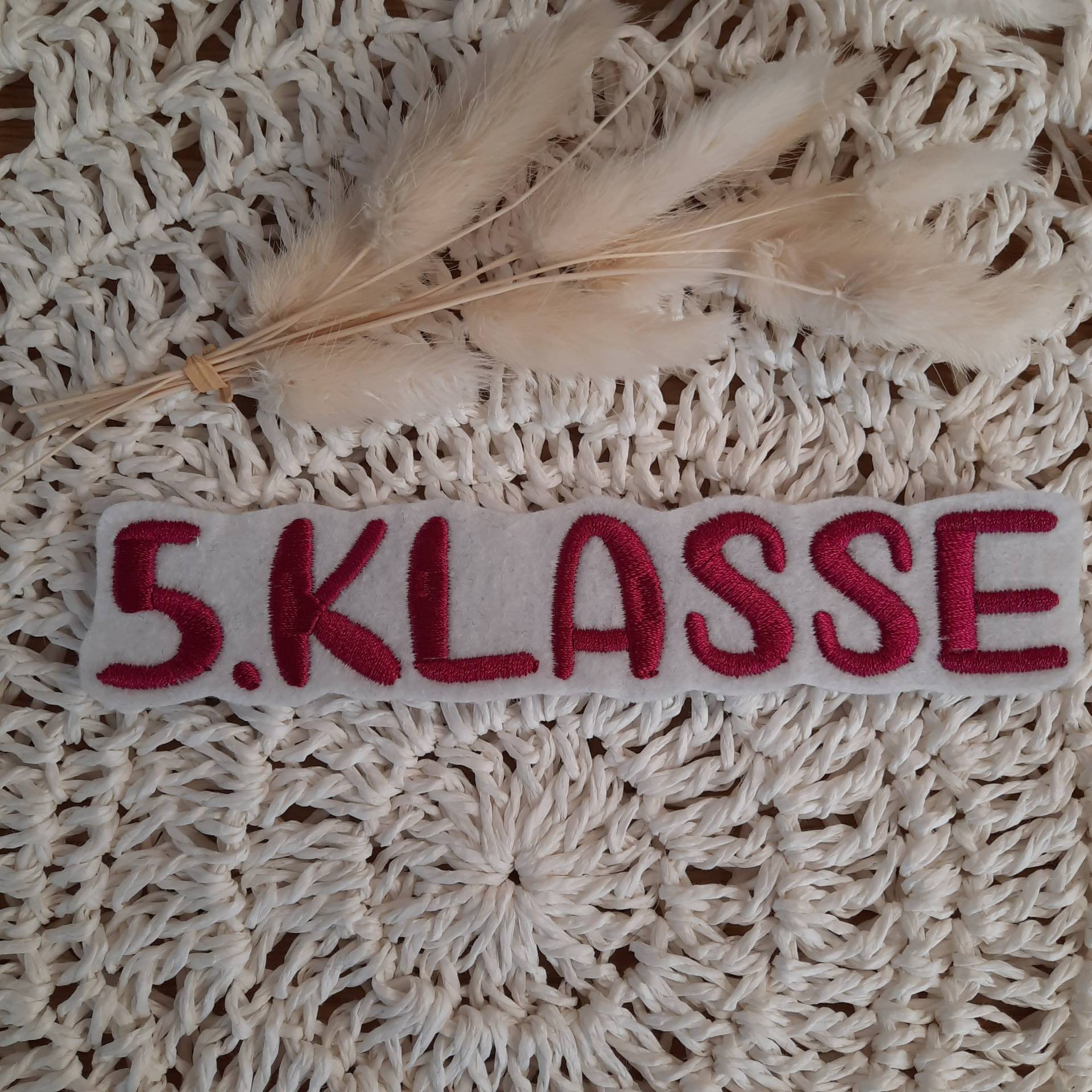 Namensapplikation | 5. Klasse| Applikation Schultüte |Aufnäher Klein |Schulkind 2024 |Einschulung| Schrift 1 Namensapplikation | 5. Klasse| Applikation Schultüte |Aufnäher Klein |Schulkind 2024 |Einschulung| Schrift 1 von ManufakturLittlefee