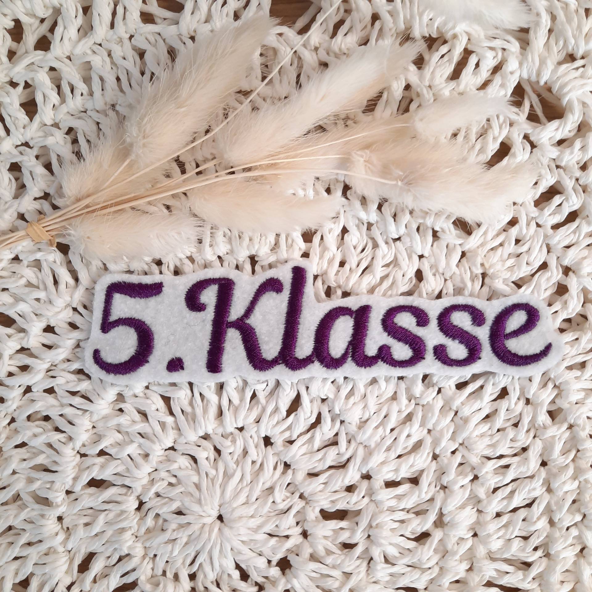 Namensapplikation | 5. Klasse| Applikation Schultüte |Aufnäher Klein |Schulkind 2024 |Einschulung| Schrift 3 Namensapplikation | 5. Klasse| Applikation Schultüte |Aufnäher Klein |Schulkind 2024 |Einschulung| Schrift 3 von ManufakturLittlefee