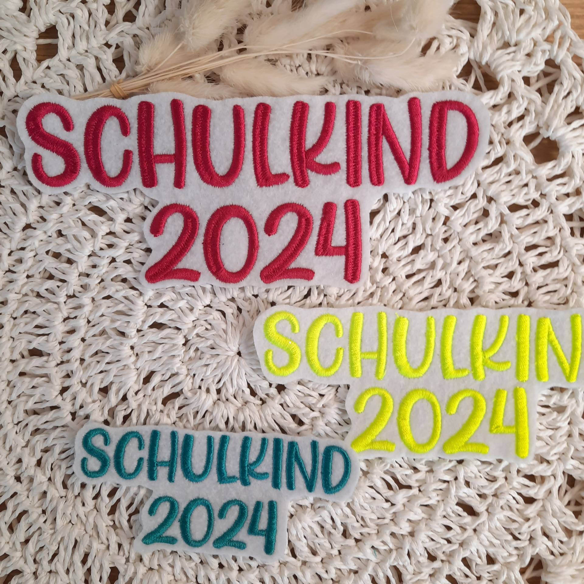 Schulkind 2025 | Applikation Aufnäher Schriftzug Einschulung 2025| in 3 Größen Und Vielen Farben| Schrift 5 Schulkind 2025 | Applikation Aufnäher Schriftzug Einschulung 2025| in 3 Größen Und Vielen Farben| Schrift 5 von ManufakturLittlefee