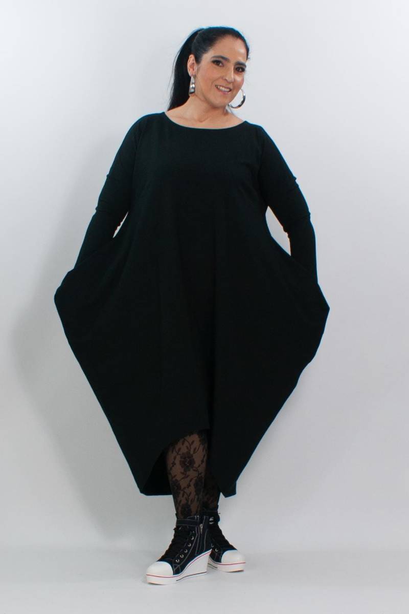 Elegantes Ausgefallenes Kleid Mit Langen Ärmeln Aus Jersey Seitlichen Taschen Figur Umspielendes Jerseykleid Für Mollige Asymmetrisch von ManufakturRuffer