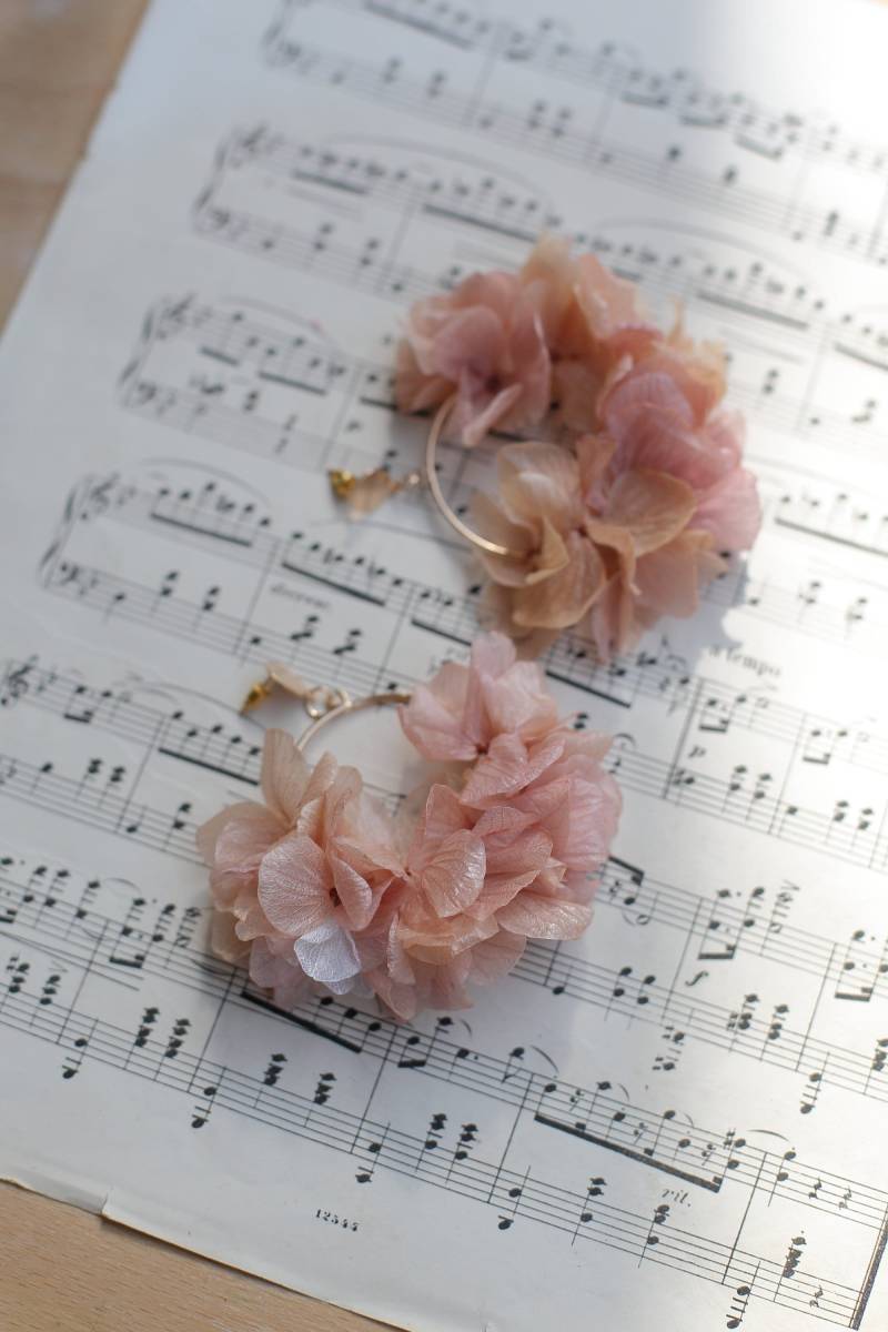 Altrosa Hortensie Braut Ohrringe Ewige Blume Kreis Ohrringe von ManufakturaWyobrazni