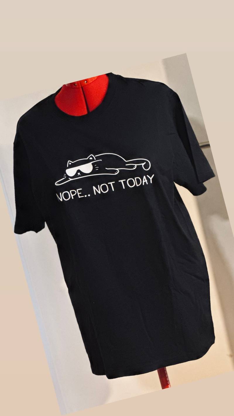 Katze Nop ...today Rundhals, T-Shirt, Damen Shirt, Rundhals Katze Nop ...today Rundhals, T-Shirt, Damen Shirt, Rundhals von Manufakturwaren