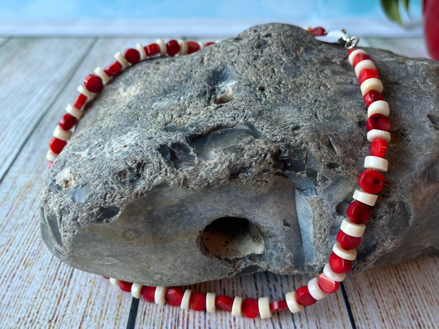 Korallenkette Roter Weißer Perlenkette Unikat Korallenkette Roter Weißer Perlenkette Unikat von ManusSchmuckwelt