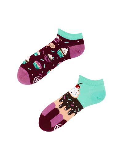 Many Mornings Unisex The Cupcake Low Mismatched Socken, Multi-Color, 39-42 von Many Mornings