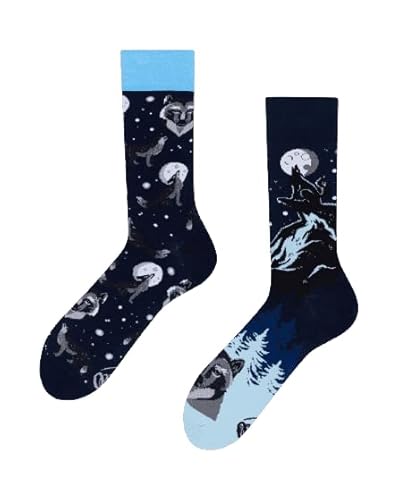 Many Mornings - Winter Wolf - Mismtached Socken mit Wolf (as3, numeric, numeric_35, numeric_38, regular, regular) von Many Mornings