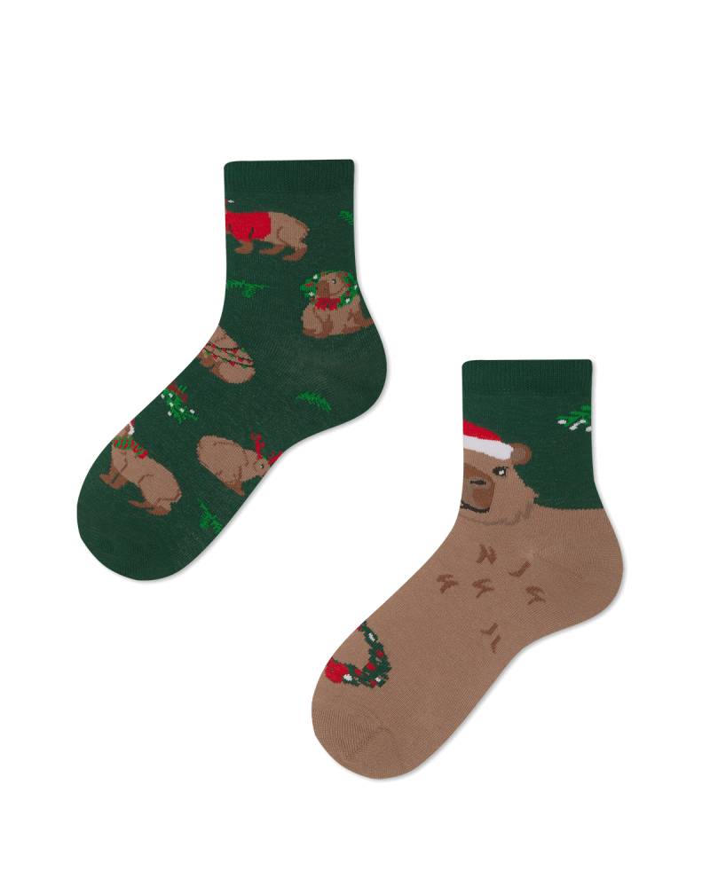 Socken mit einer Weihnachts-Kapibara - Merrybara Kids von Many Mornings