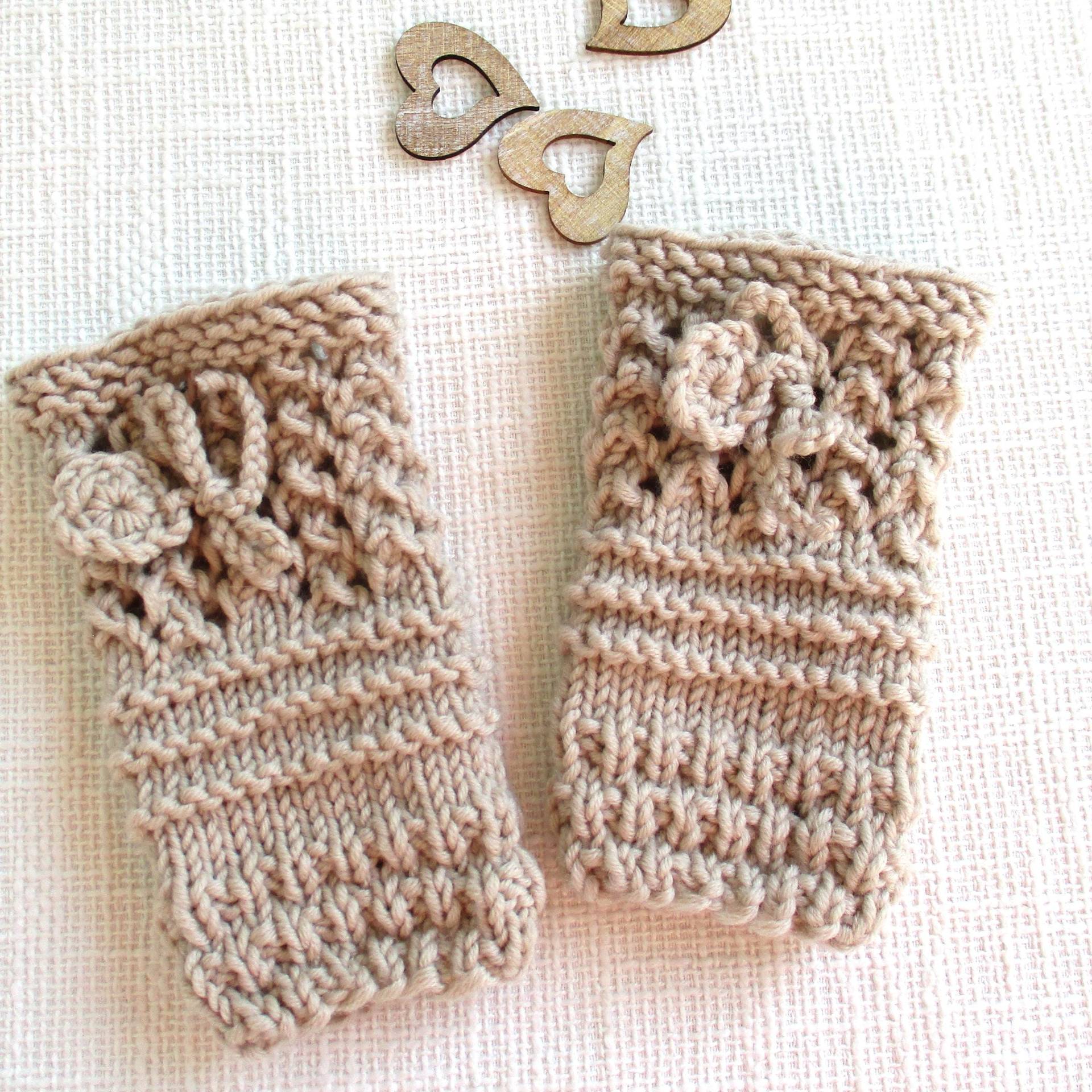 Armstulpen Pulswärmer Aus Wolle Handgestrickt in Beige von MaomaKreativdesign