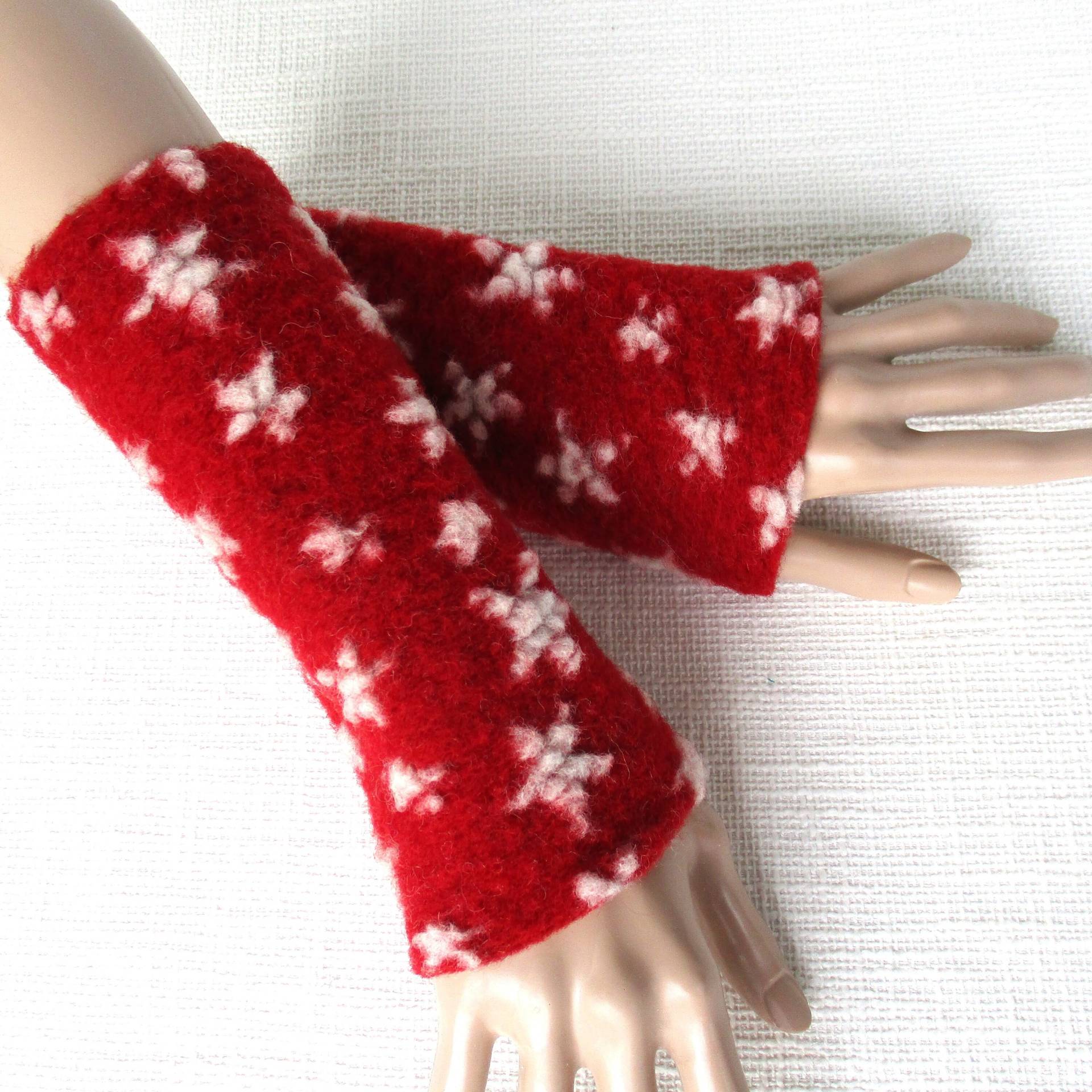 Armstulpen Walkstulpen Rot Mit Weißen Sternen von MaomaKreativdesign