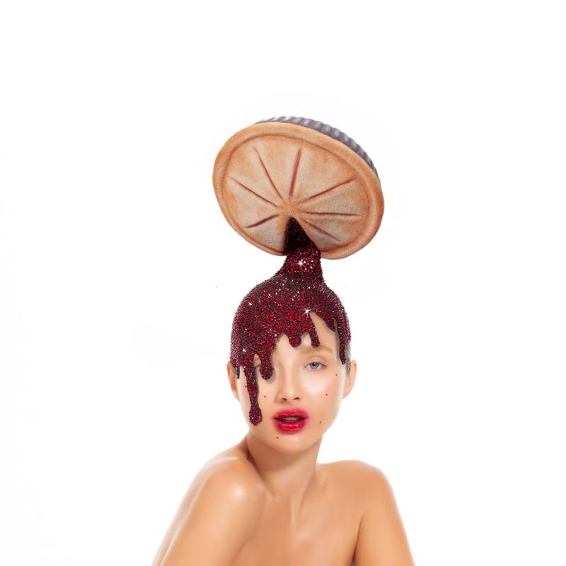 Kirschkuchenmütze, Dessert Headpiece Mit Swarovski Kristallen von Maorzabar