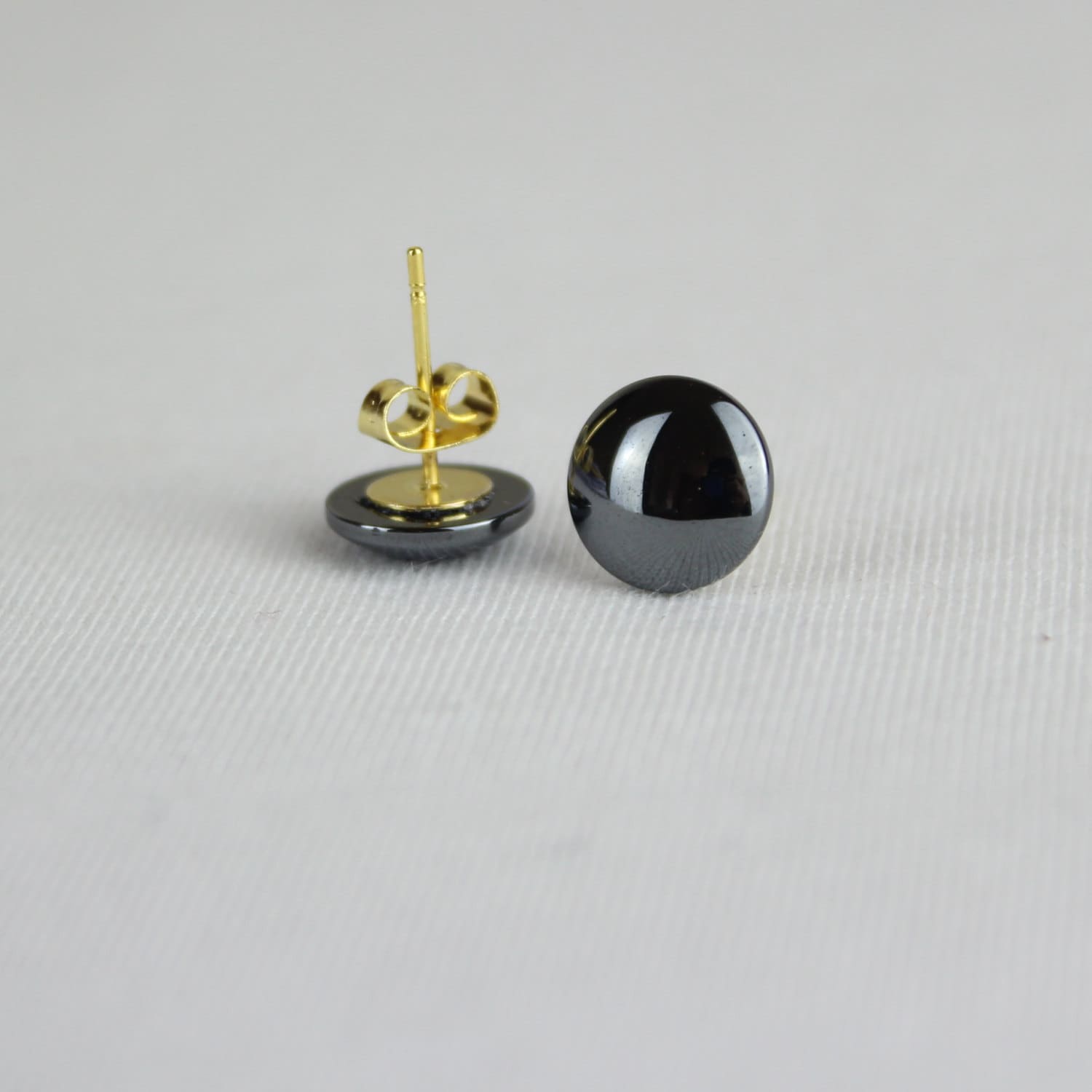 10mm Hämatit Ohrstecker Cabochon Mapenzigems 10mm Hämatit Ohrstecker Cabochon Mapenzigems von MapenziGems