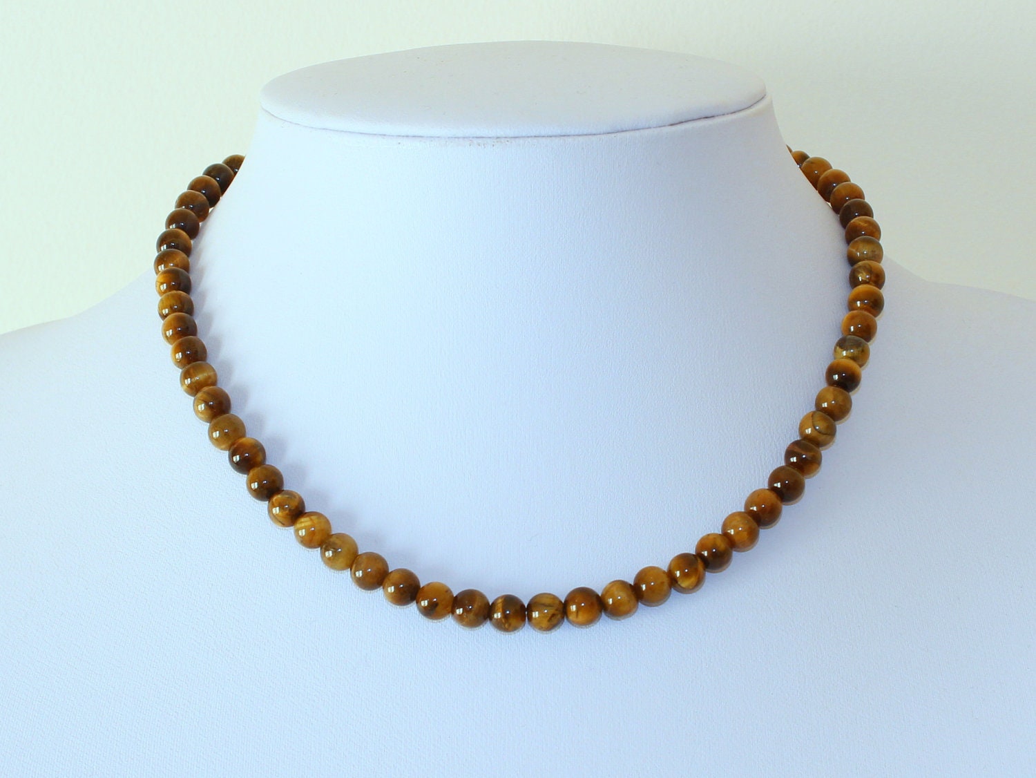 6mm Tigerauge Halskette - Verschiedene Längen-Optionen. Braunes/stein. Therapeutisch. Mapenzigems 6mm Tigerauge Halskette - Verschiedene Längen-Optionen. Braunes/stein. Therapeutisch. Mapenzigems von MapenziGems