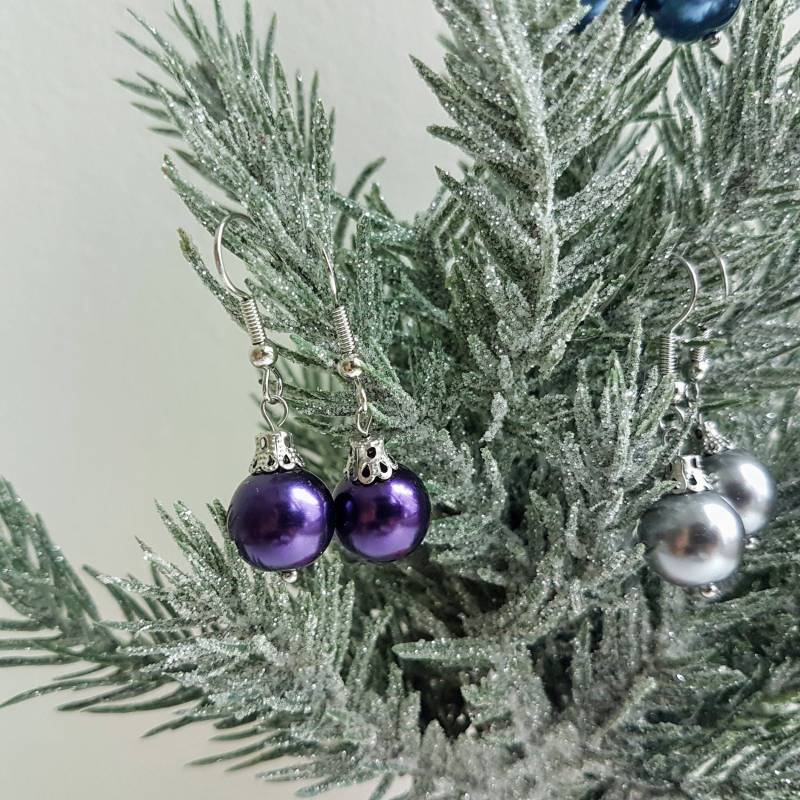 Gold Aubergine Weihnachtsschmuck Ohrringe von MapleAndGinkgo