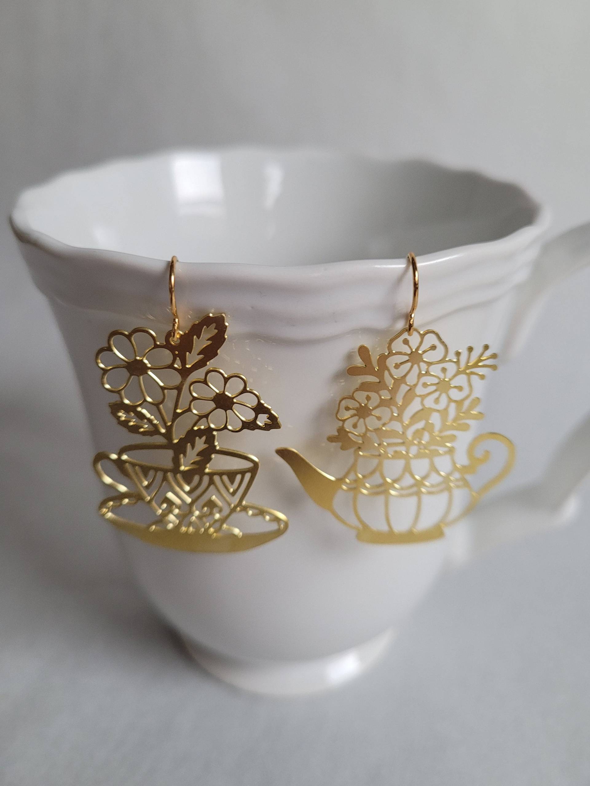 Teekanne & Teetasse Ohrringe - Goldenes Messing von MapleAndGinkgo