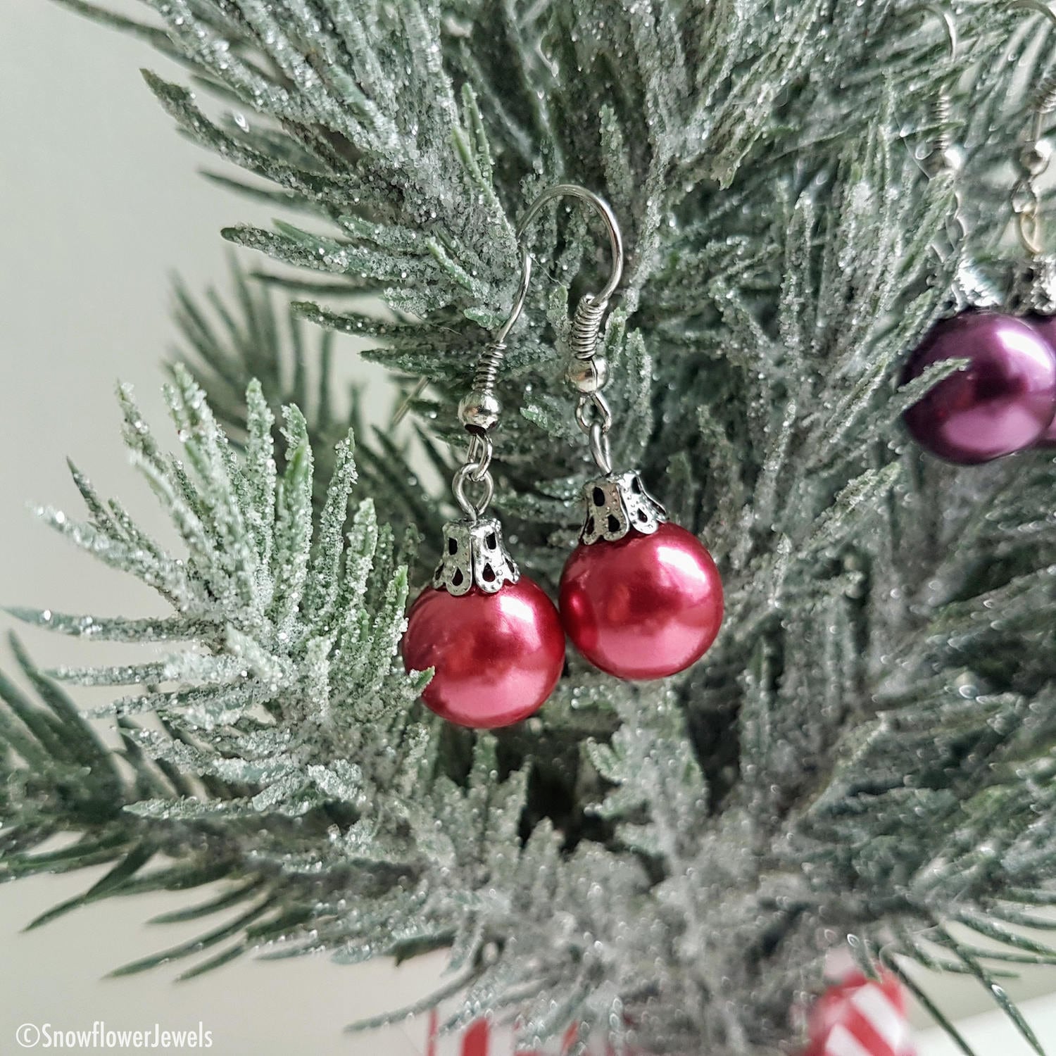 Weihnachtsschmuck Ohrringe in Rot von MapleAndGinkgo