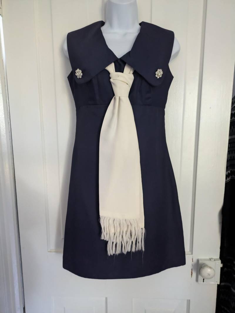 Vintage Nautikkleid Von Bell Rose Originales - Marineblau Mit Weißer Krawatte 60Er Jahre Minikleid Vintage Nautikkleid Von Bell Rose Originales - Marineblau Mit Weißer Krawatte 60Er Jahre Minikleid von MapleKeysEclectic