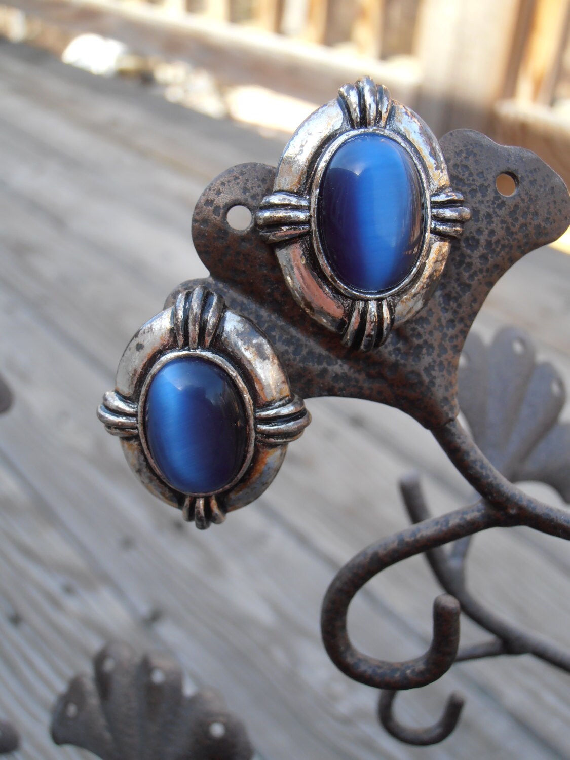 Vintage Blaue Avon Cabochon Ohrstecker Vintage Blaue Avon Cabochon Ohrstecker von MapleTreeProductions