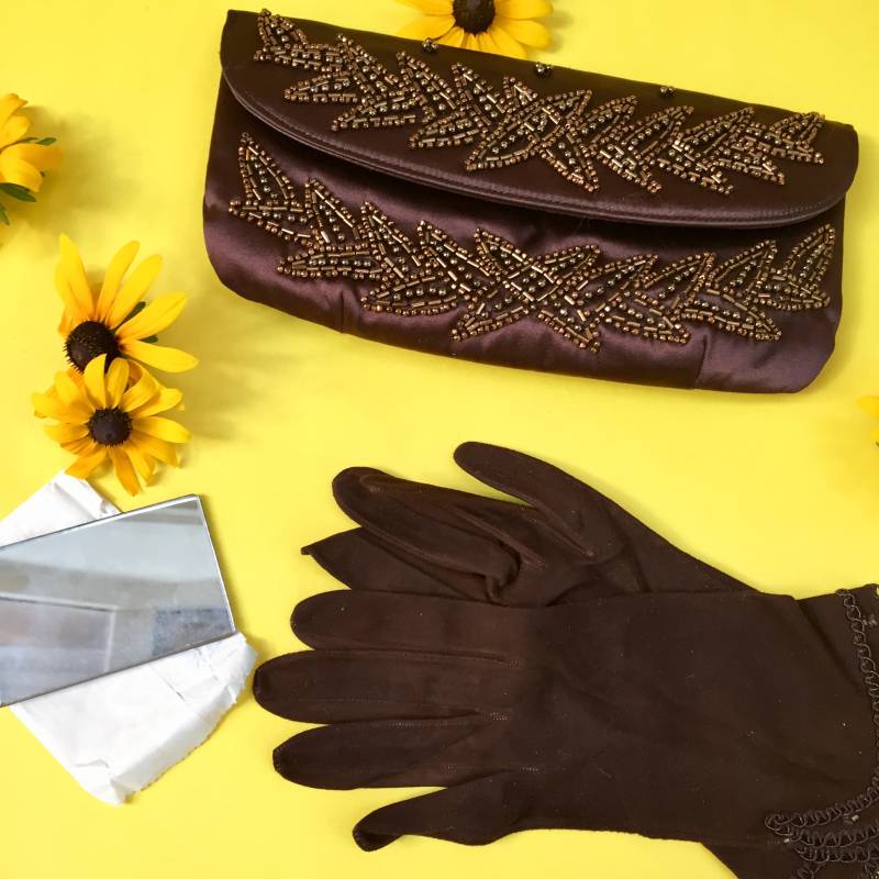 Vintage 1950Er Jahre Soure Perlen Clutch Tasche Mit Passenden Handschuhen, Tasche, Abendtasche von Mapleclovervintage