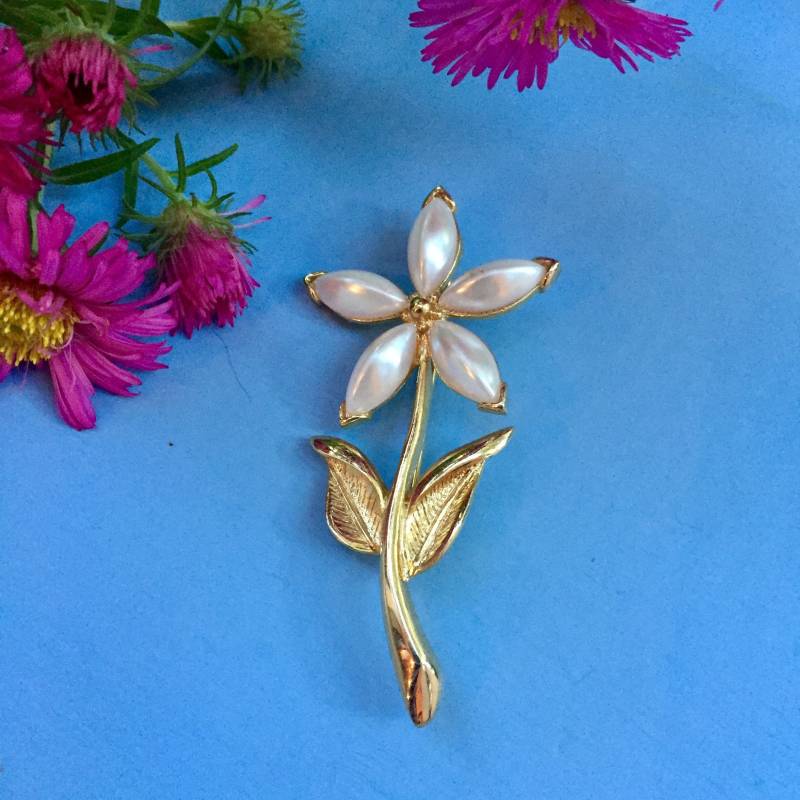Vintage Blume Brosche, Perle Pin, Braut Brosche von Mapleclovervintage