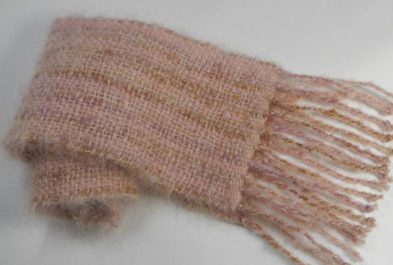Handgewebte Mohair Gebürstet Wolle Schal Rosa Mauve Gold Handgewebte Mohair Gebürstet Wolle Schal Rosa Mauve Gold von MaplewoodFiberarts