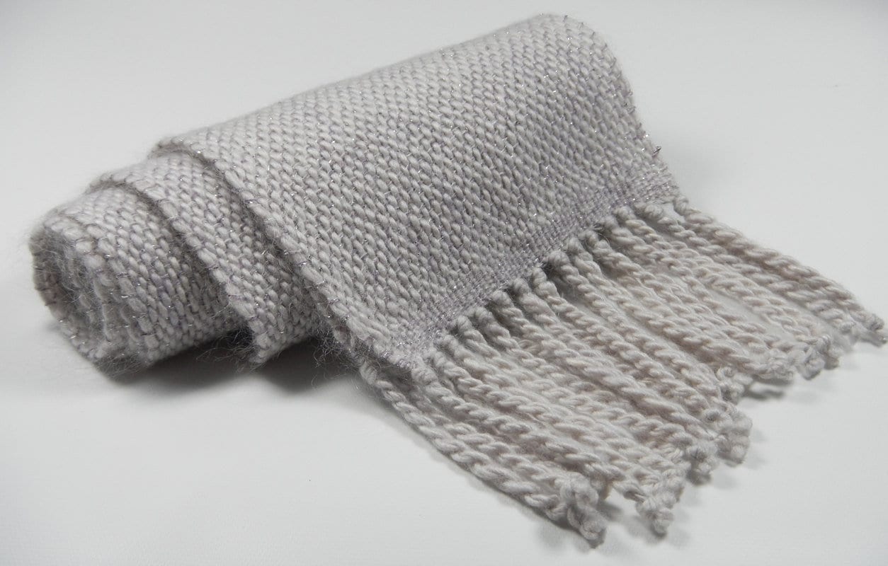 Handgewebter Merino Seiden Mohair Schal Silber Amethyst Metallic Fäden Handgewebter Merino Seiden Mohair Schal Silber Amethyst Metallic Fäden von MaplewoodFiberarts