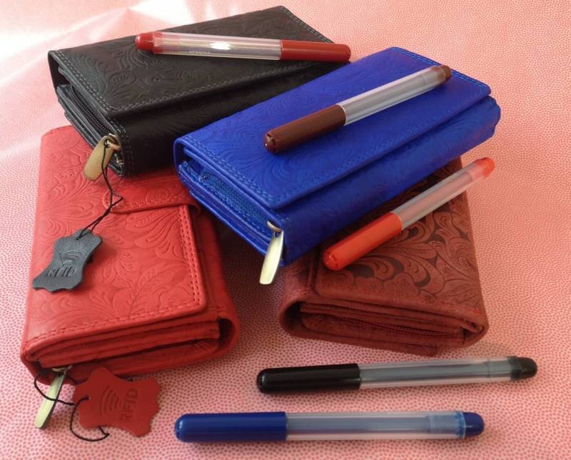 Geldbörsen Und Aus Echtem Büffelleder Kompakt Mit Vielen Fächern Für Karten Dokumente in 5 Farben Zur Auswahl von MarBelloShop