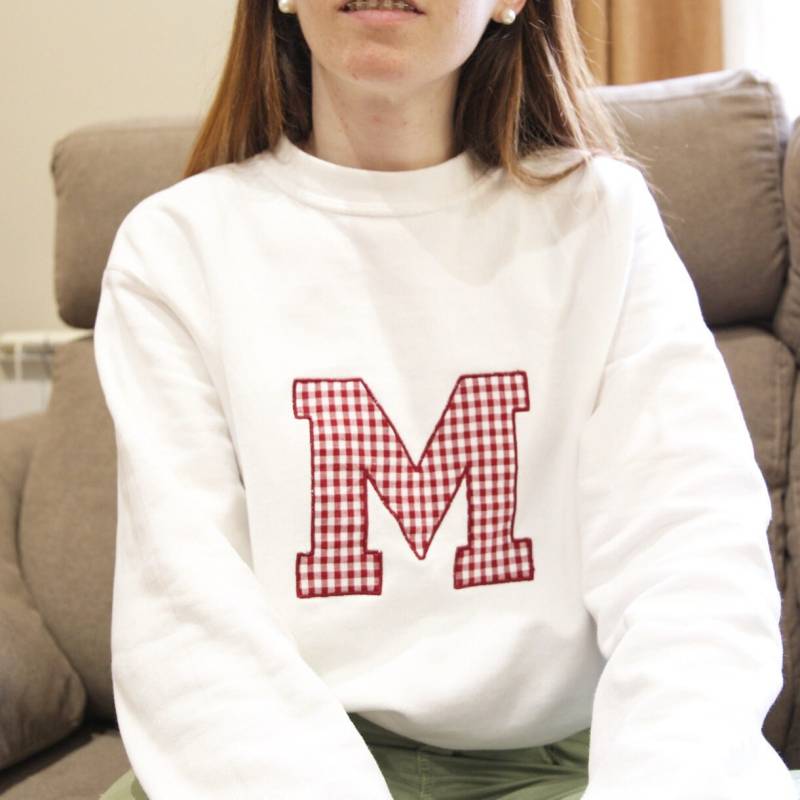 Personalisiertes Sweatshirt Mit Bestickten Initialen Für Damen, Herren Und Kinder von MarDesignAccesorios