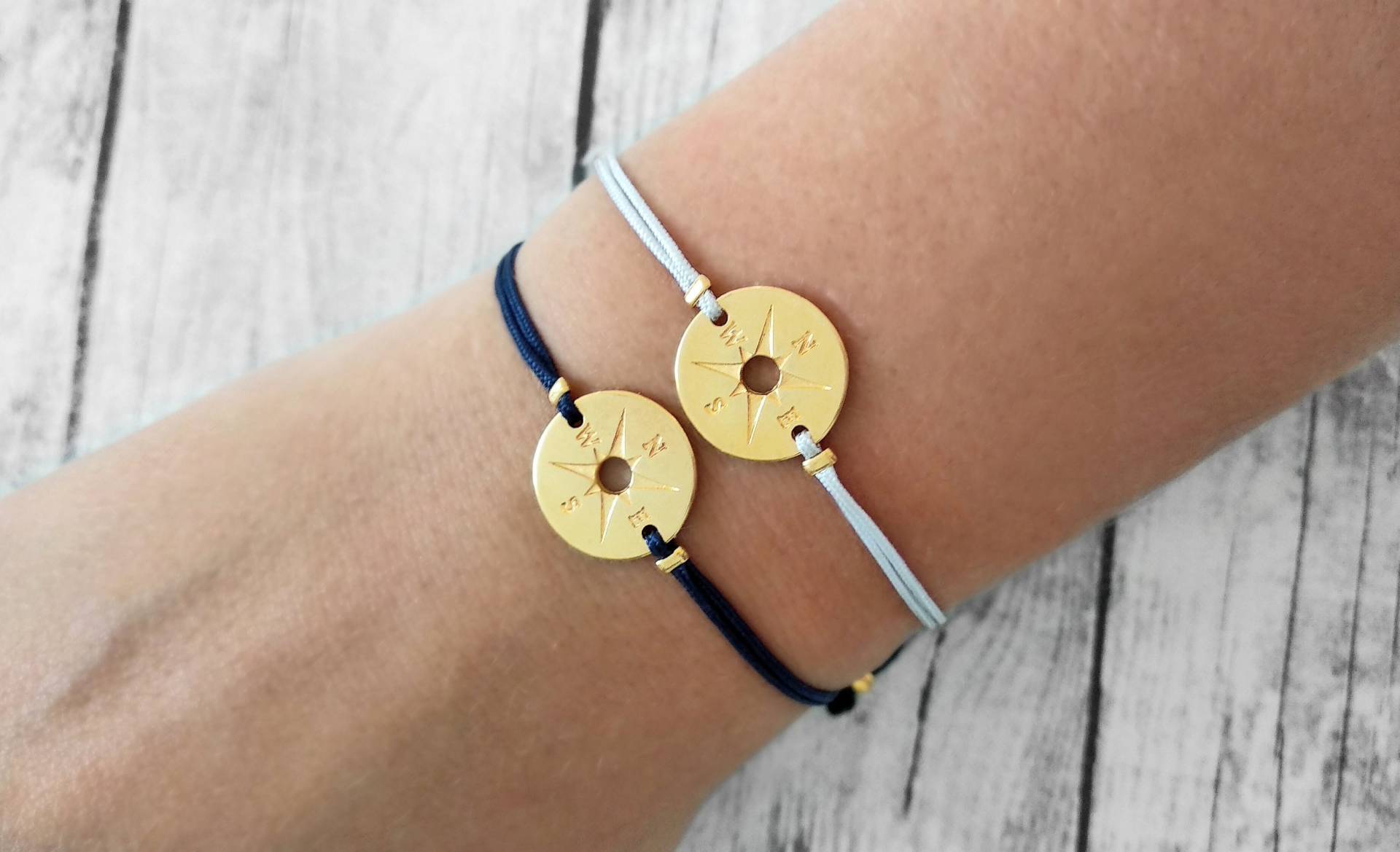 Gold Kompass Kordel Armband, Fern Freundschaft Reisen Geschenk, Schmuck, Verstellbares Schnur Armband Gold Kompass Kordel Armband, Fern Freundschaft Reisen Geschenk, Schmuck, Verstellbares Schnur Armband von MarKiJewelry